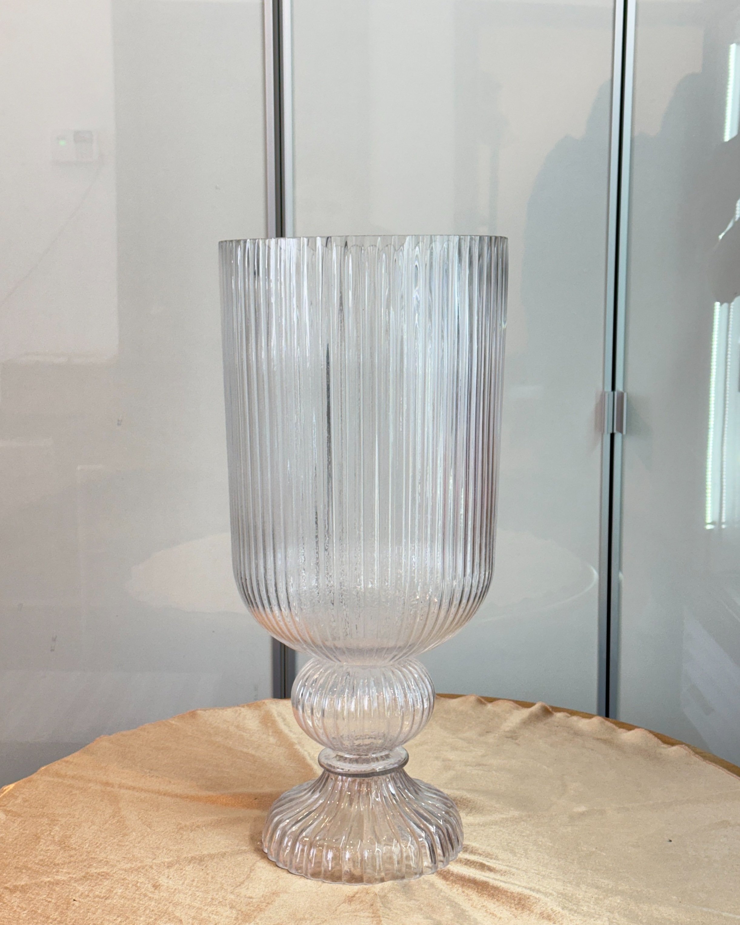 Glass Ribbed Urn (XL)