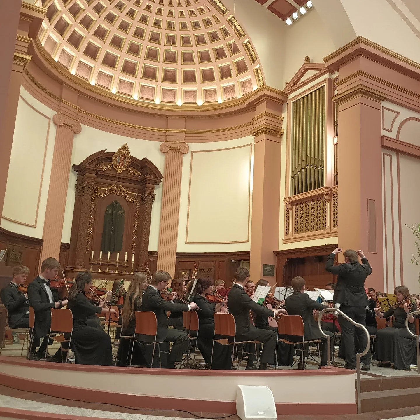 It was a thrilling start to Holy Week on Palm Sunday, when we had the Rev. Edwin Johnson inspiring us with his preaching, and a large orchestra playing! Such a joy to welcome students from West Jordan and Copper Hills High Schools in Utah, whose musi