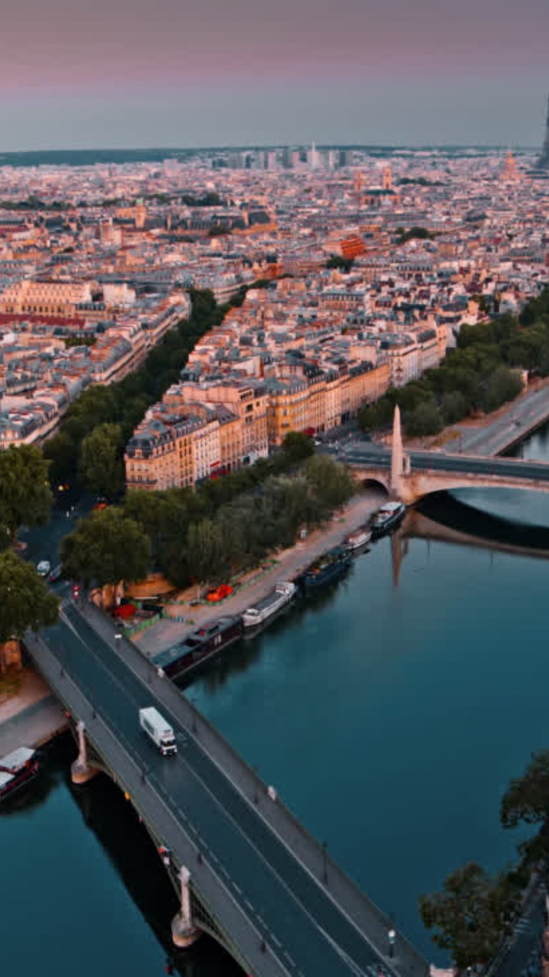 The Travel Addition - fallback image of paris - mobile.jpg