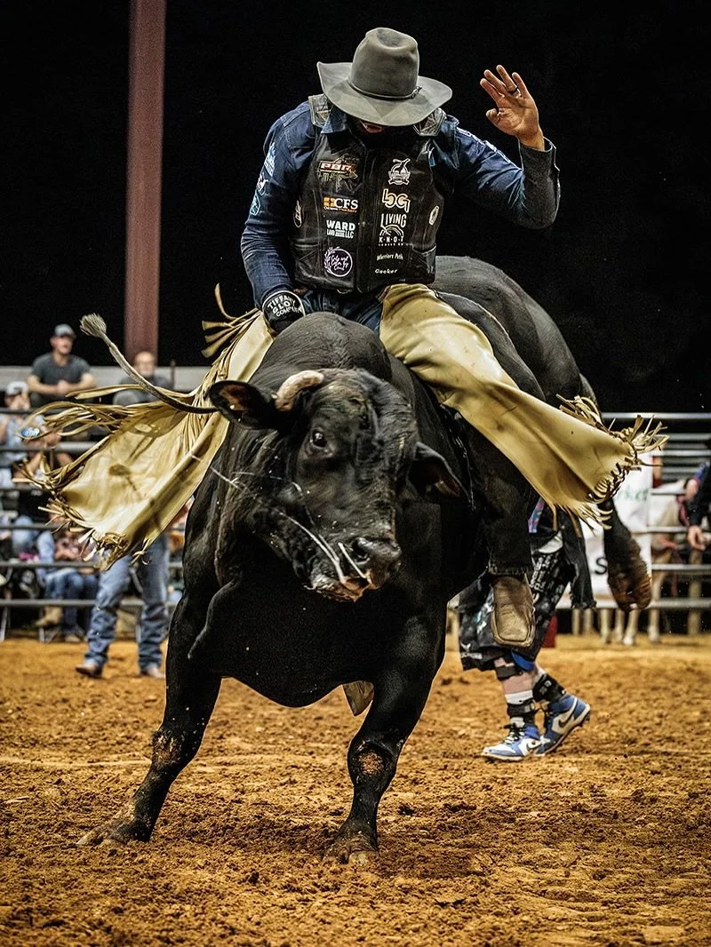 We love getting to support Carlos as he lives out his dreams! 🤠 

Watching his hard work and dedication pay off has been incredible, and we&rsquo;ve gotta admit, that Living Knot logo looks pretty cool on his vest and shirt! 

Keep chasing those dre