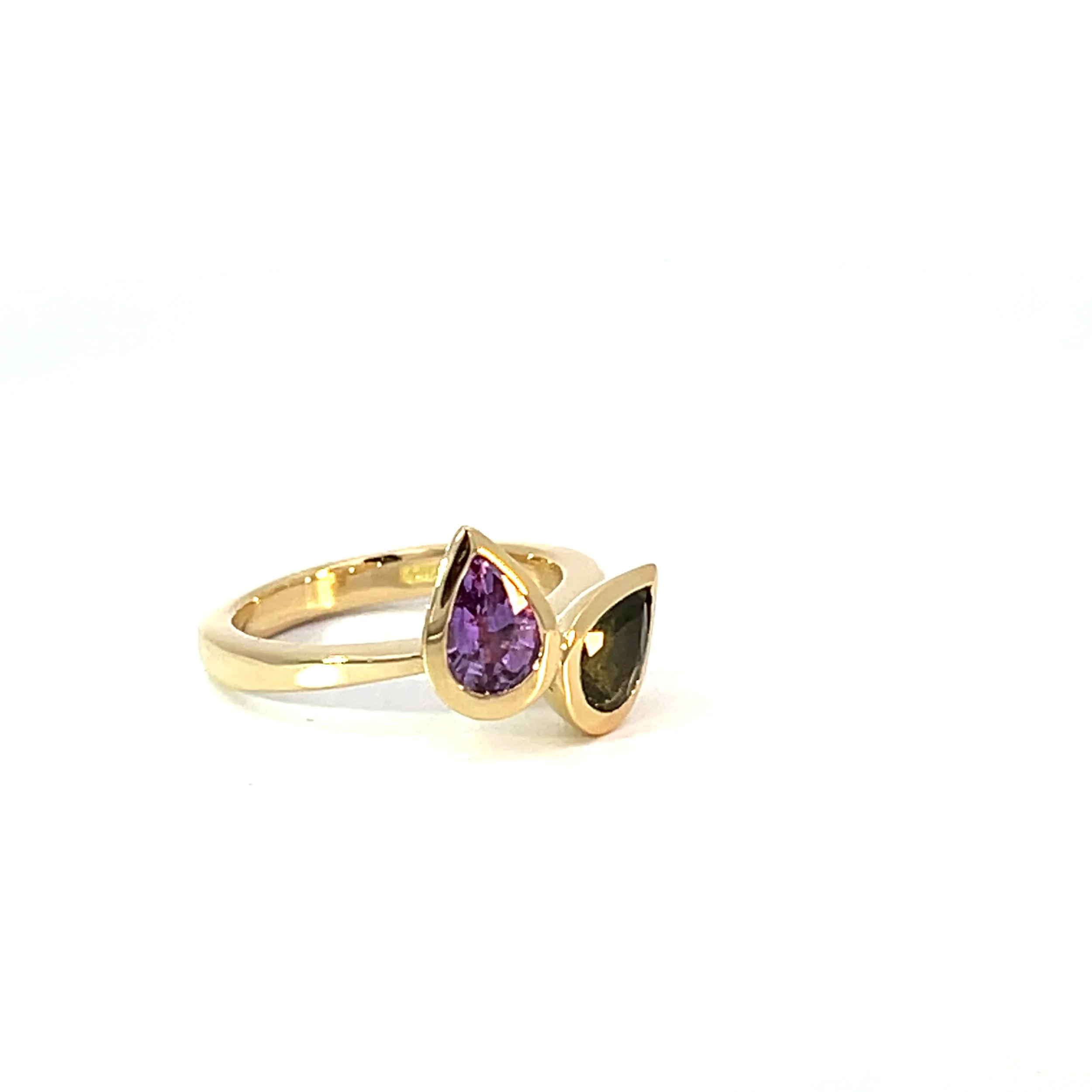 Oblique Purple & green sapphire ring_h5iivwks5h_2025-11-22-17-28-31.jpg