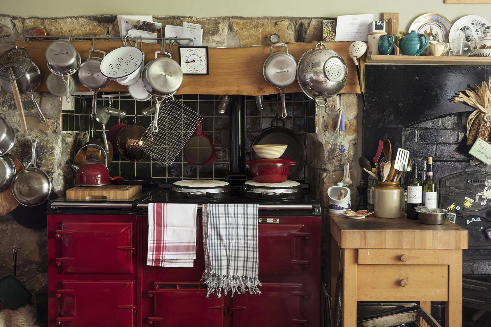 Halen Mon Kitchen Aga.jpg