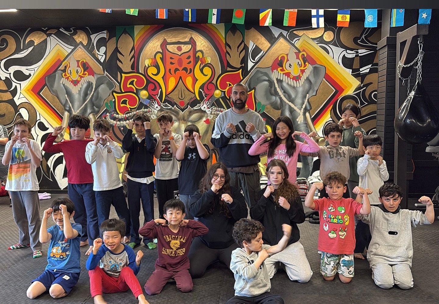 Kids classes everyday Monday-Friday at 4:15-5:00pm
Kids building confidence, discipline and strength😤