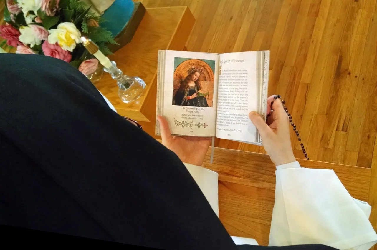 Praying the Rosary with the Theological Virtues