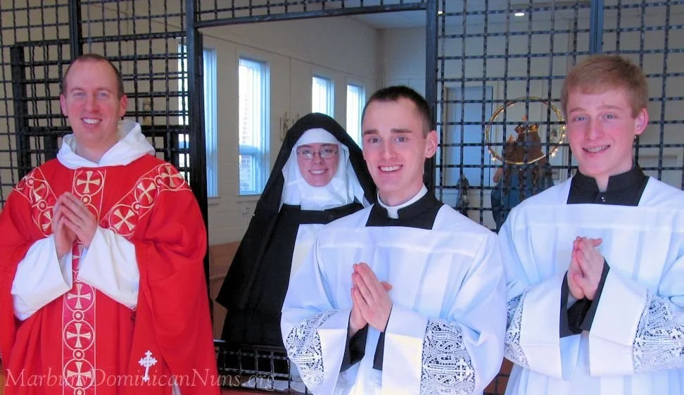 SMT-sister-mary-thomas-with-father-and-brothers.jpg