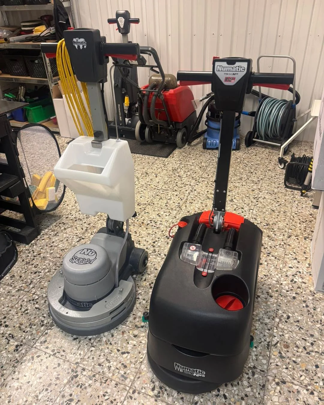 Nya jobb kr&auml;ver nya maskiner.
H&auml;rlig start p&aring; veckan! 😃