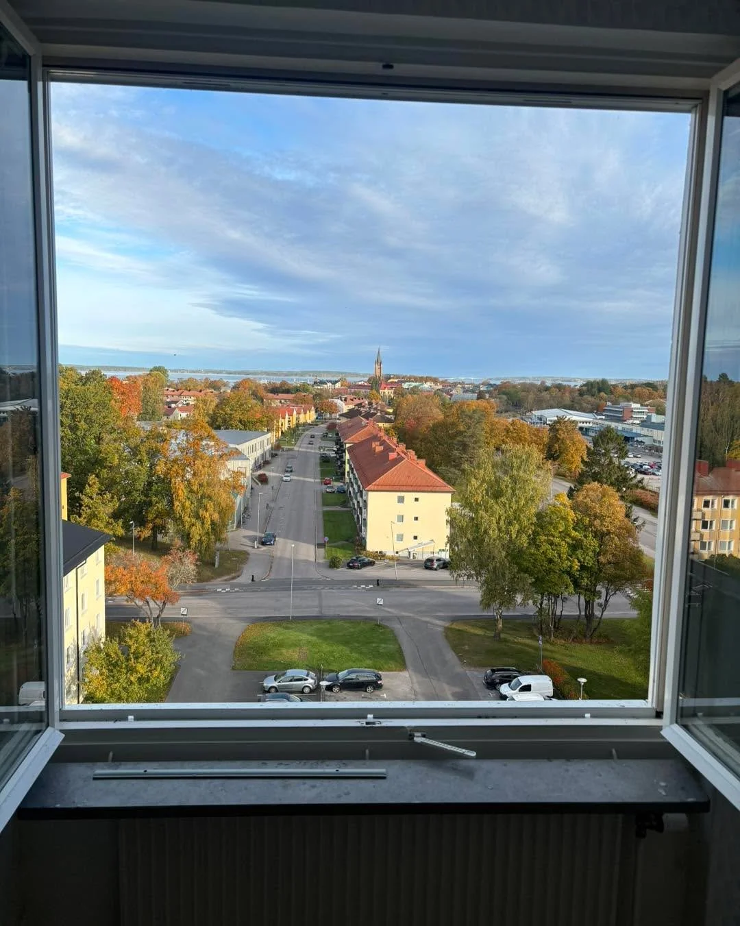 F&ouml;nsterputs med fantastisk vy &ouml;ver Mariestad 🤩