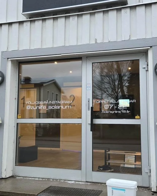 F&ouml;nsterputs&hellip;&auml;r popul&auml;rt nu innan jul!
H&auml;r har Zunlife f&aring;tt fina f&ouml;nster d&aring; dom sk&auml;nker lite ljus och v&auml;rme dennna m&ouml;rka &aring;rstid. 😄 #zunlife