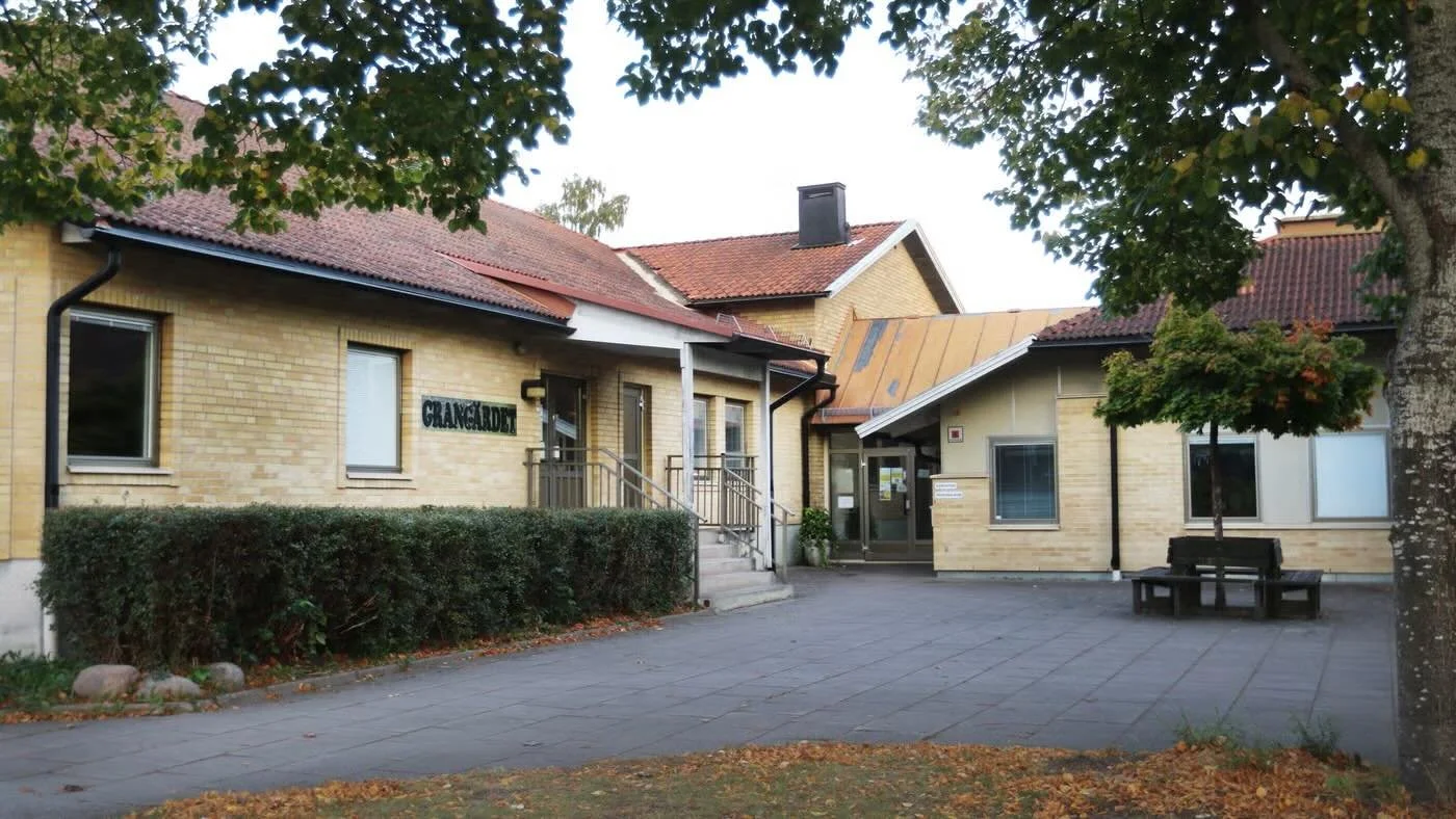 Vi tar helg med v&auml;l genomf&ouml;rt arbete d&auml;r vi utf&ouml;rt f&ouml;nsterputs p&aring; b&aring;de skolor och f&ouml;rskolor i Ullervad, Lyrestad, Tidavad och Grang&auml;rdet denna veckan. 
Rena, fr&auml;scha f&ouml;nster innan skolan snart 