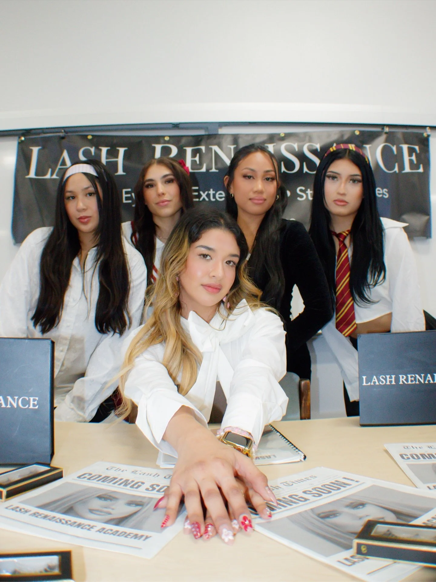 San Diego lash babes, this is your sign 💕
Become a certified lash artist in just one day with Lash Renaissance.

Select your level:
🌸 $850 Classic Fundamentals
🌸 $1,000 Live Model + Business Templates
🌸 $1,200 Luxury Pro Kit + 1:1 Mentorship

Sea