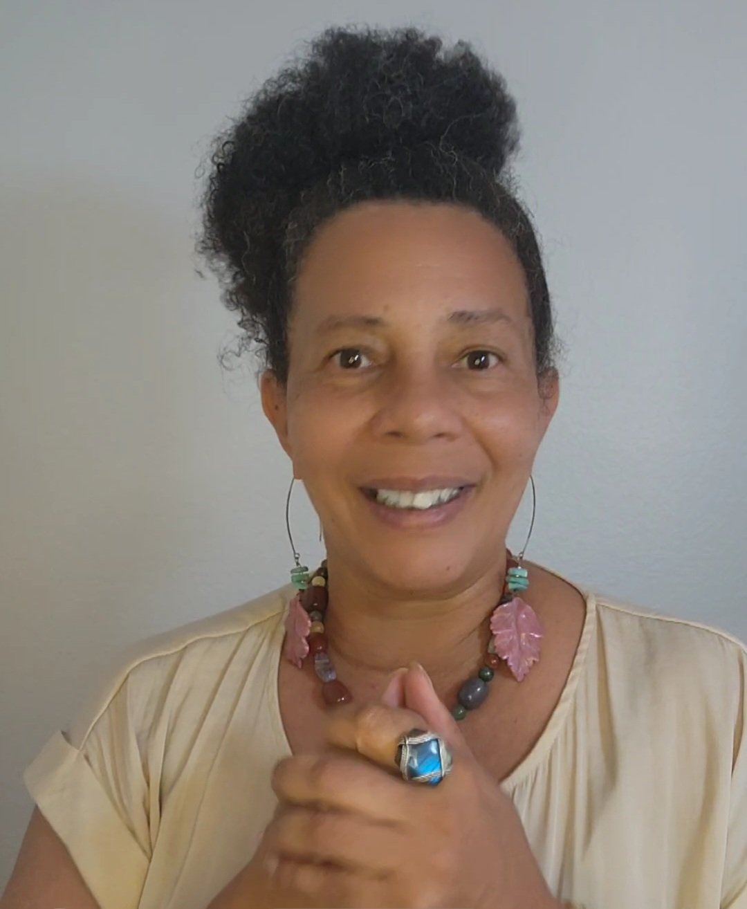 Demetriah Annenayah, founder of Apprise.life, guiding women through Sacred Feminine Design, soul-aligned leadership, and transformational growth.
