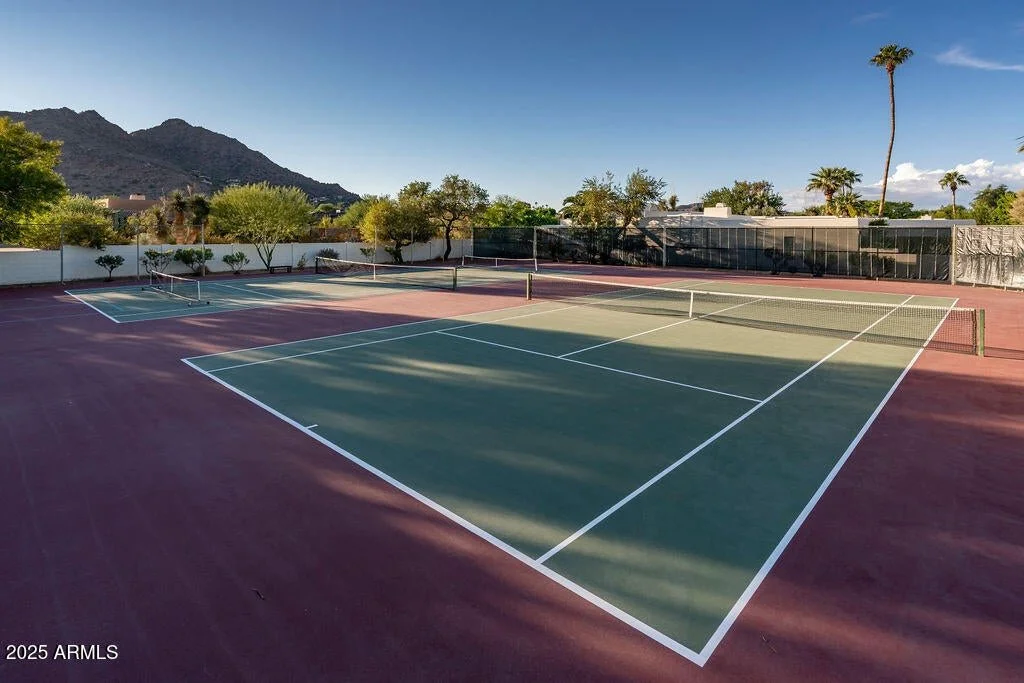 Magical entry to Casa Blanca gated community in Paradise Valley Arizona