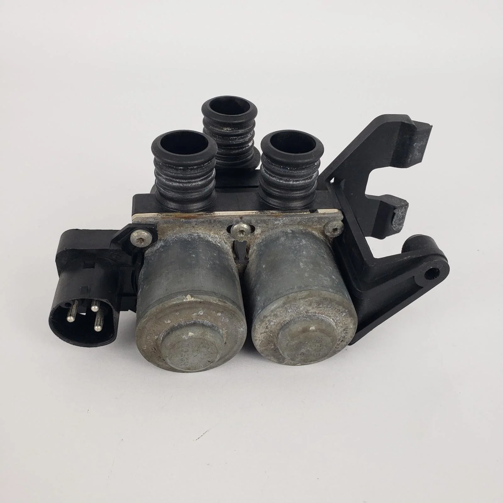 BMW E36 OEM BOSCH HVAC Water Heater Heat Control Valve 64118375792