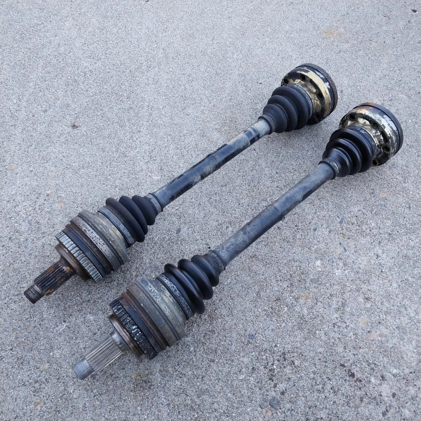 BMW E30 OEM Rear Differential Output Shaft CV Axle L & R Set x2 33211226900