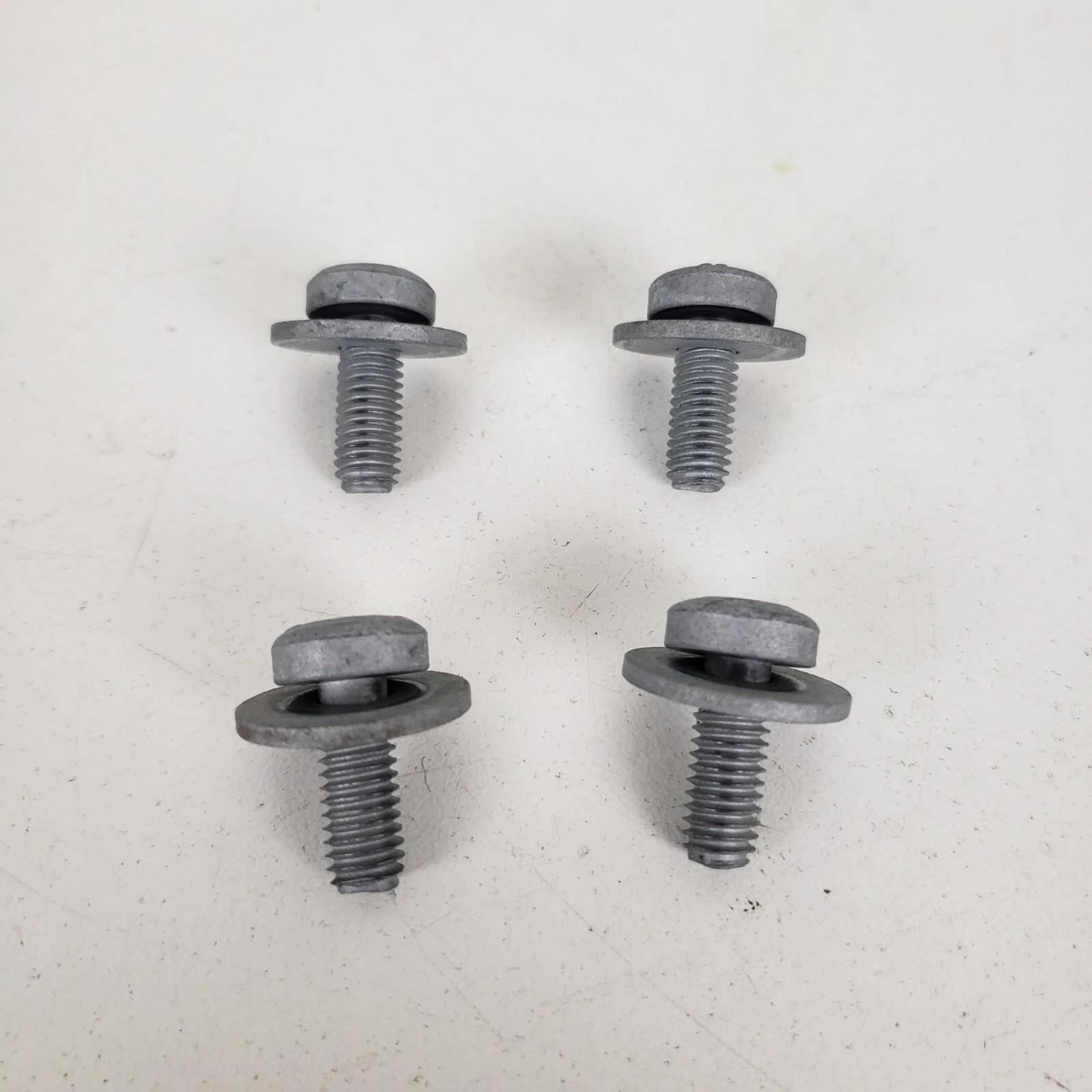 BMW E36 E39 E38 E46 Torx Bolt With Washer M6x14 x4 07149156085