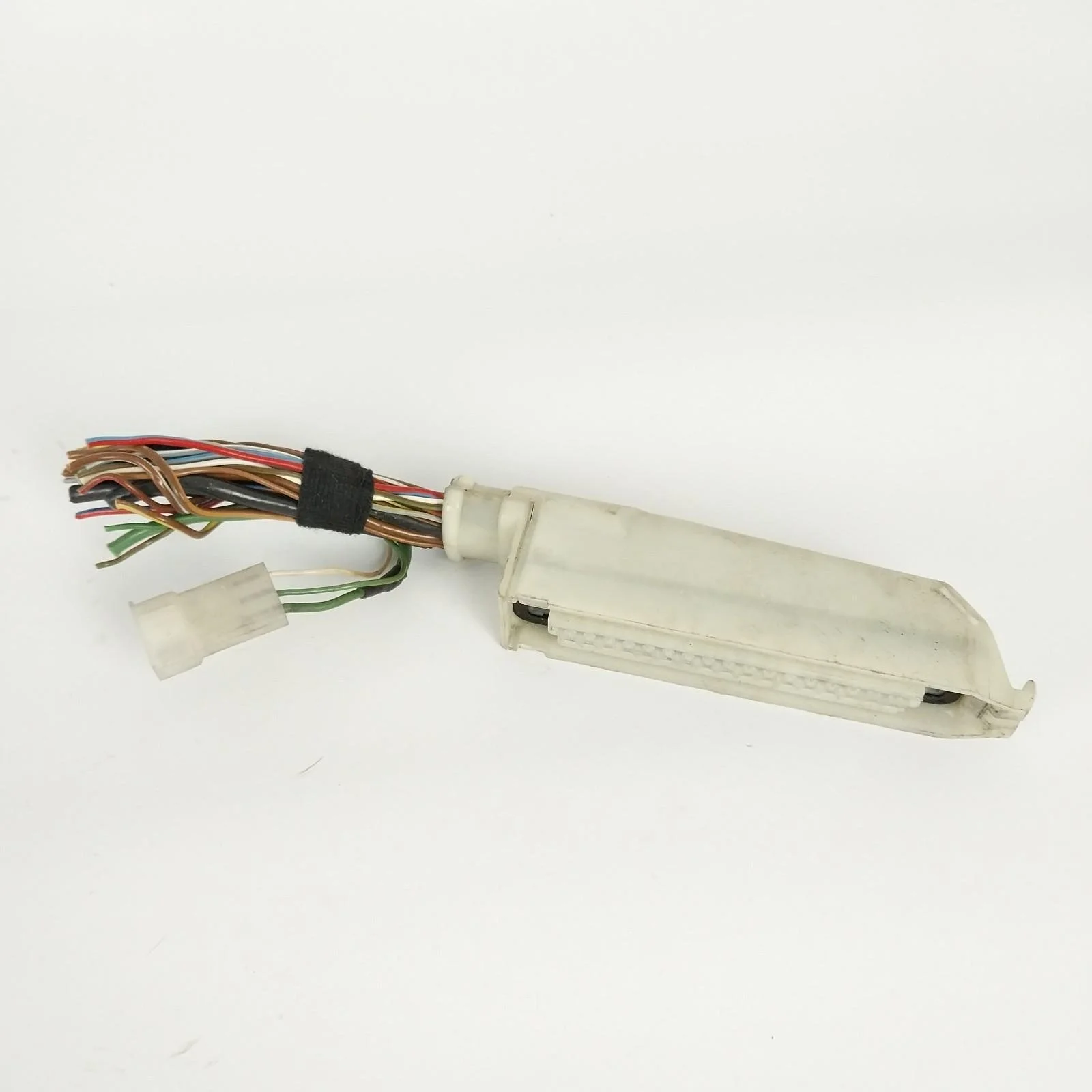 BMW E30 325e 2.7 Liter Engine Control Harness DMW ECU Plug Connector Wiring