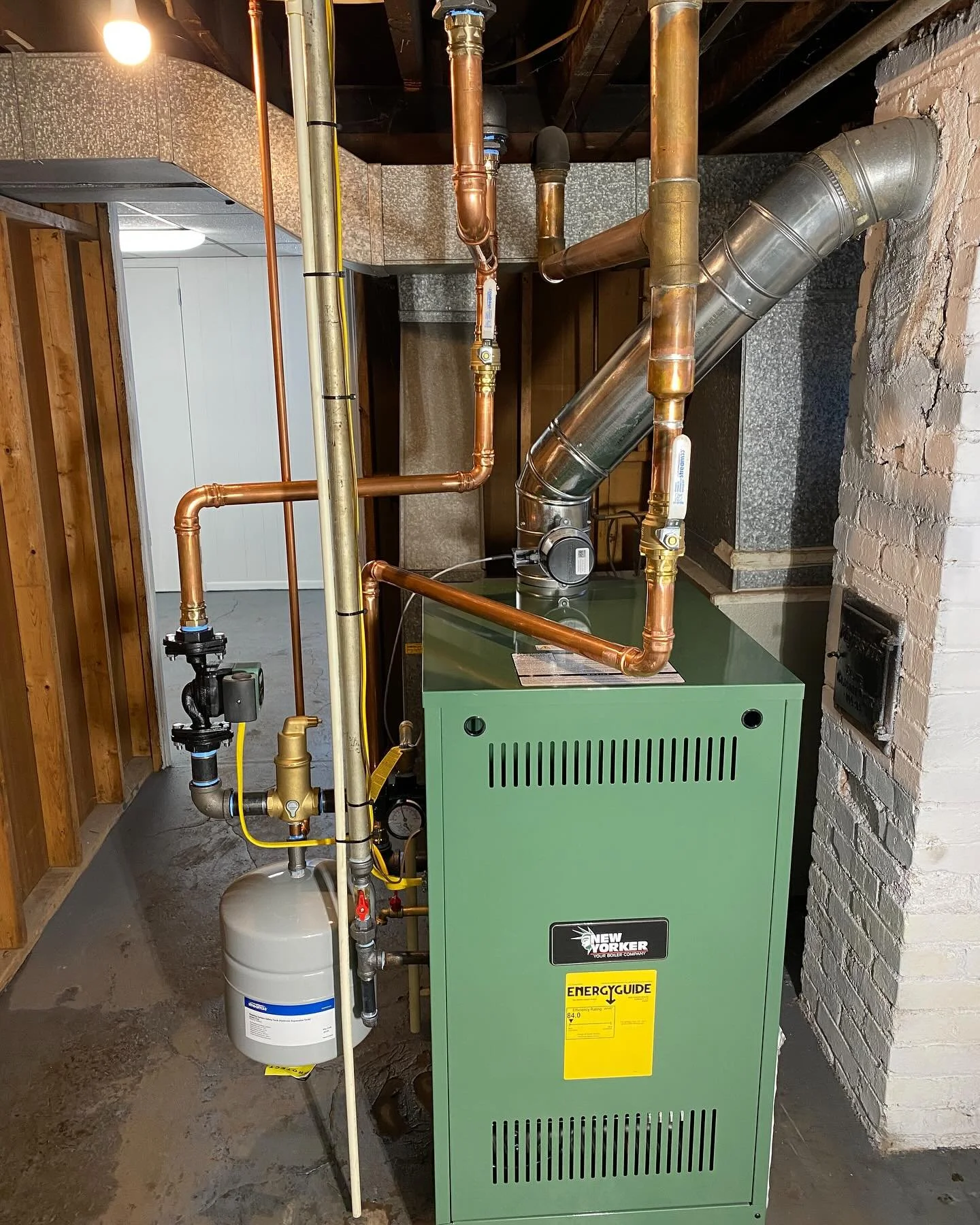 Out with the old, in with the new! We installed this new hot water boiler to replace the customer's old boiler from the 1970s. The new boiler includes increased safety and efficiency features, including spark ignition, vent dampening, and backflow pr