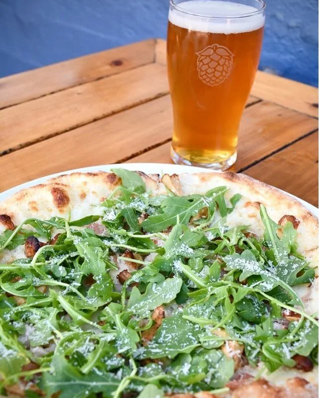 @doublemountain is celebrating mushroom season with the Shroom Hunter pizza special. A white pie with shredded mozzarella, oven-roasted shallots, pancetta, wild chanterelle mushrooms and finished with arugula, pecorino-romano and grana padano.

&mdas