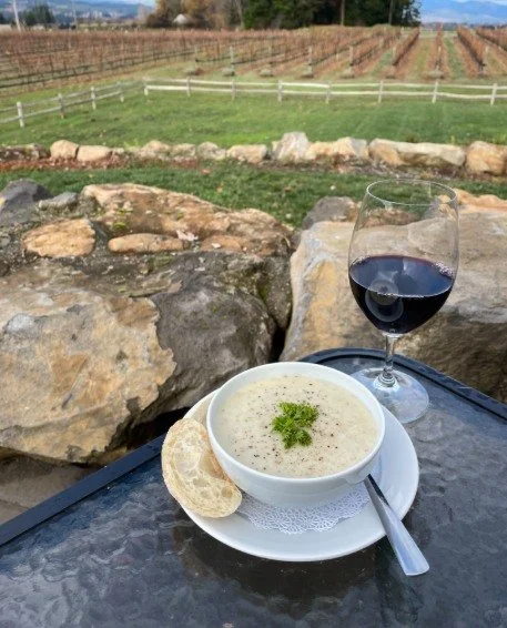 @staveandstone's current soup, the NE Clam Chowder, pairs well with their Fletchers Red Blend.🍷
#soupweather #clamchowder #redblendwines