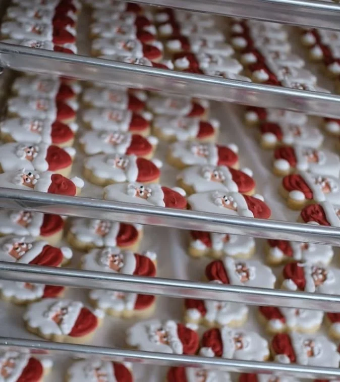 Here's a little Santa magic for you! @daniskitchenshop has made... sooo many Santas! Ho, Ho, Ho!

Get yourself some soon! We hear they are going fast!

Or order custom cookies online at daniskitchenshop.com. Open 10-2 on Fridays and Saturdays in Dece