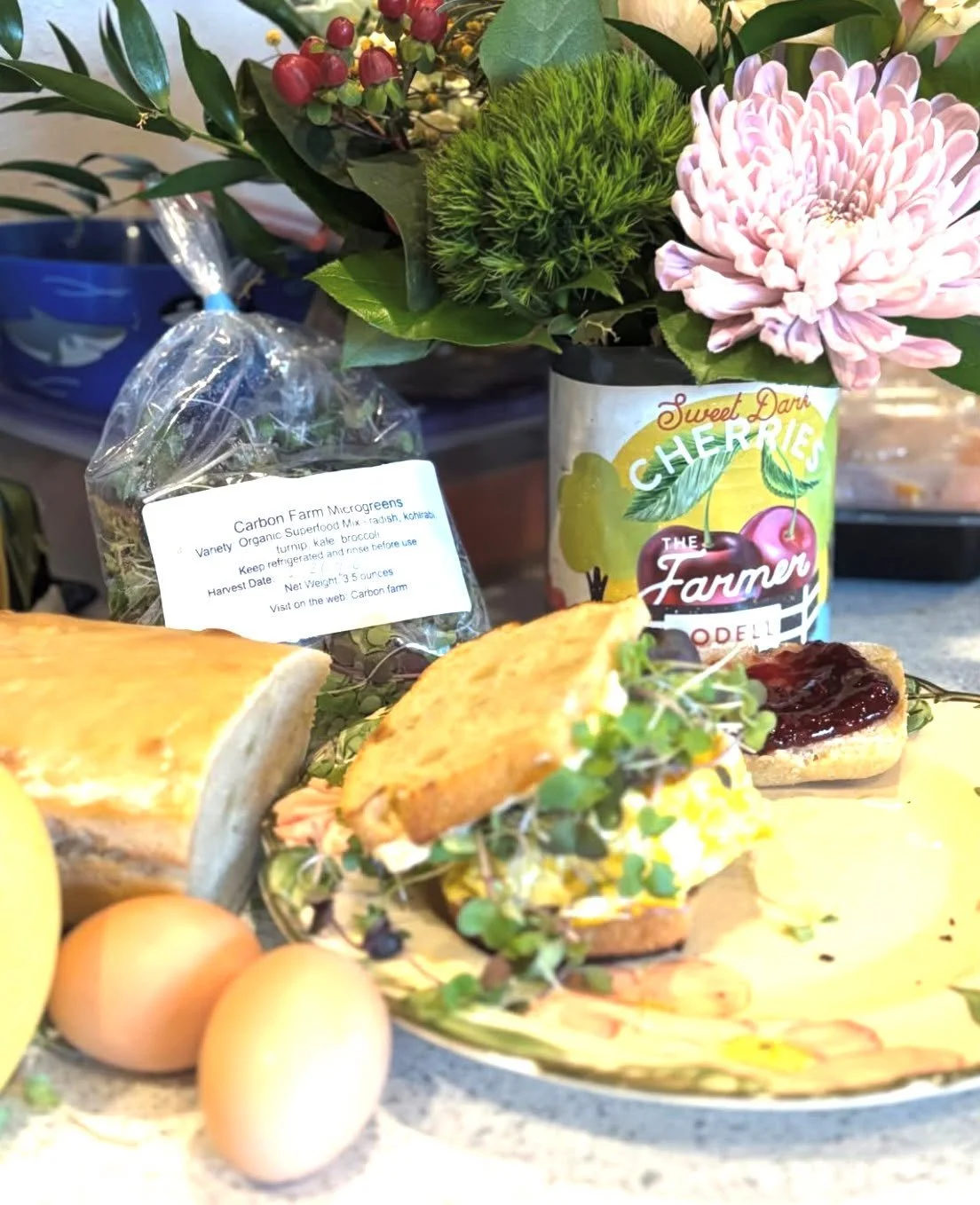 @thefarmerinodell shared exactly why she loves Sunday breakfasts after spending Saturdays at the @hoodriverfarmersmarket!

From Farmer in Odell:
This sourdough bread from @wtf_turtle is AMAZING with fresh eggs and fresh microgreens. I sliced another 