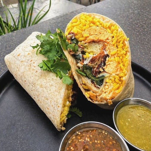 @kickstandcoffeekitchen has Chille Relleno Breakfast Burritos! 🌯🔥
Roasted chile, eggs, cheese, rice, and all the good stuff .. wrapped up and ready to go.

Add any protein you want 💪

Grab one today 🙌

#breakfastburritos #hoodrivereats #kickstand