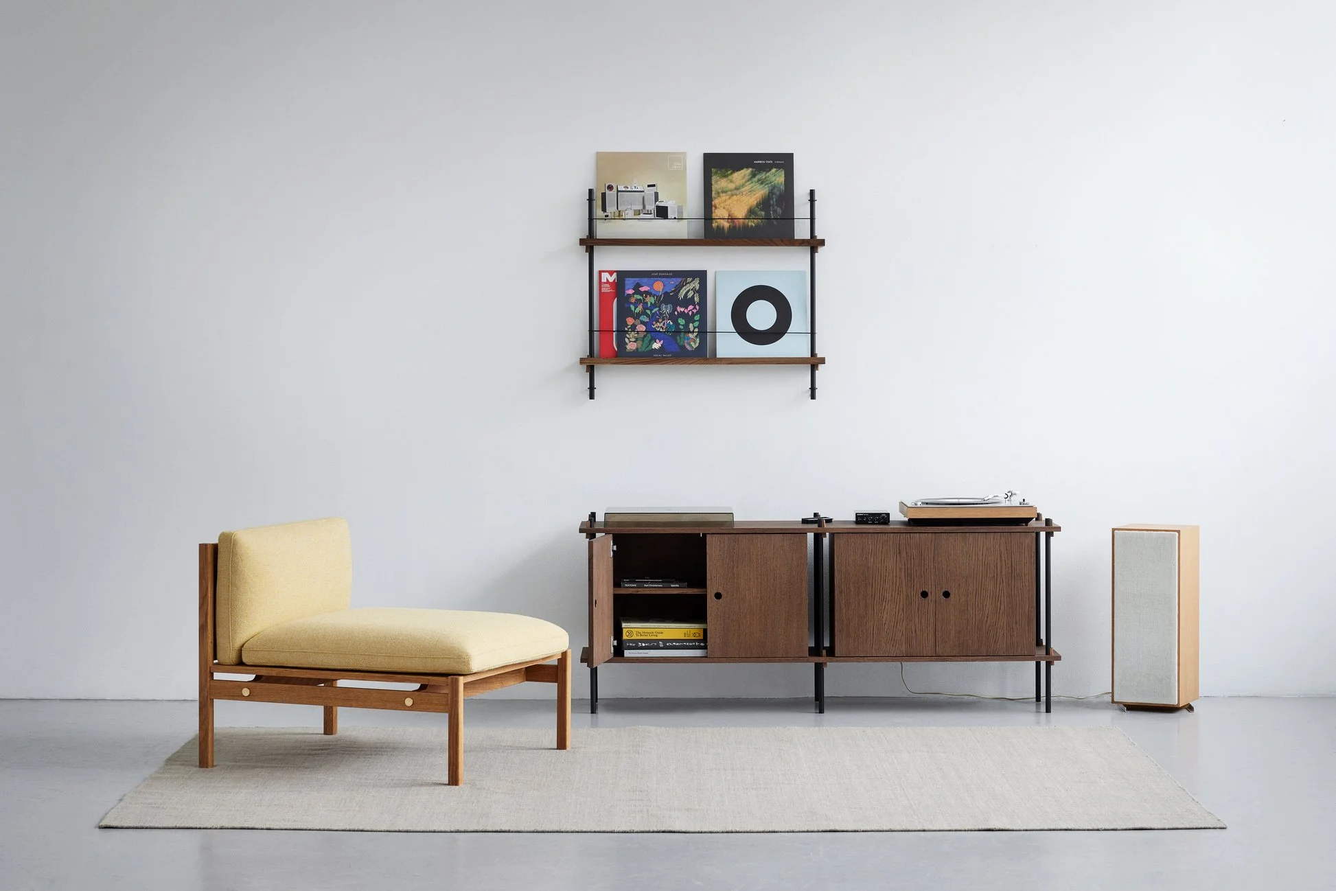 MOEBE_Shelving-system_IC_Smoked-Oak-Black_High-Res_25.jpg