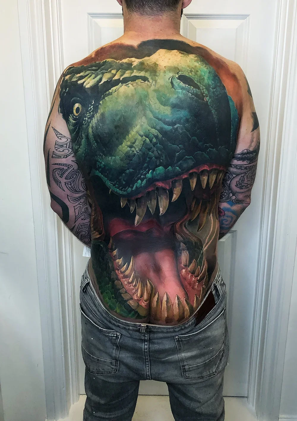 szidi_full_12_trex_back.webp