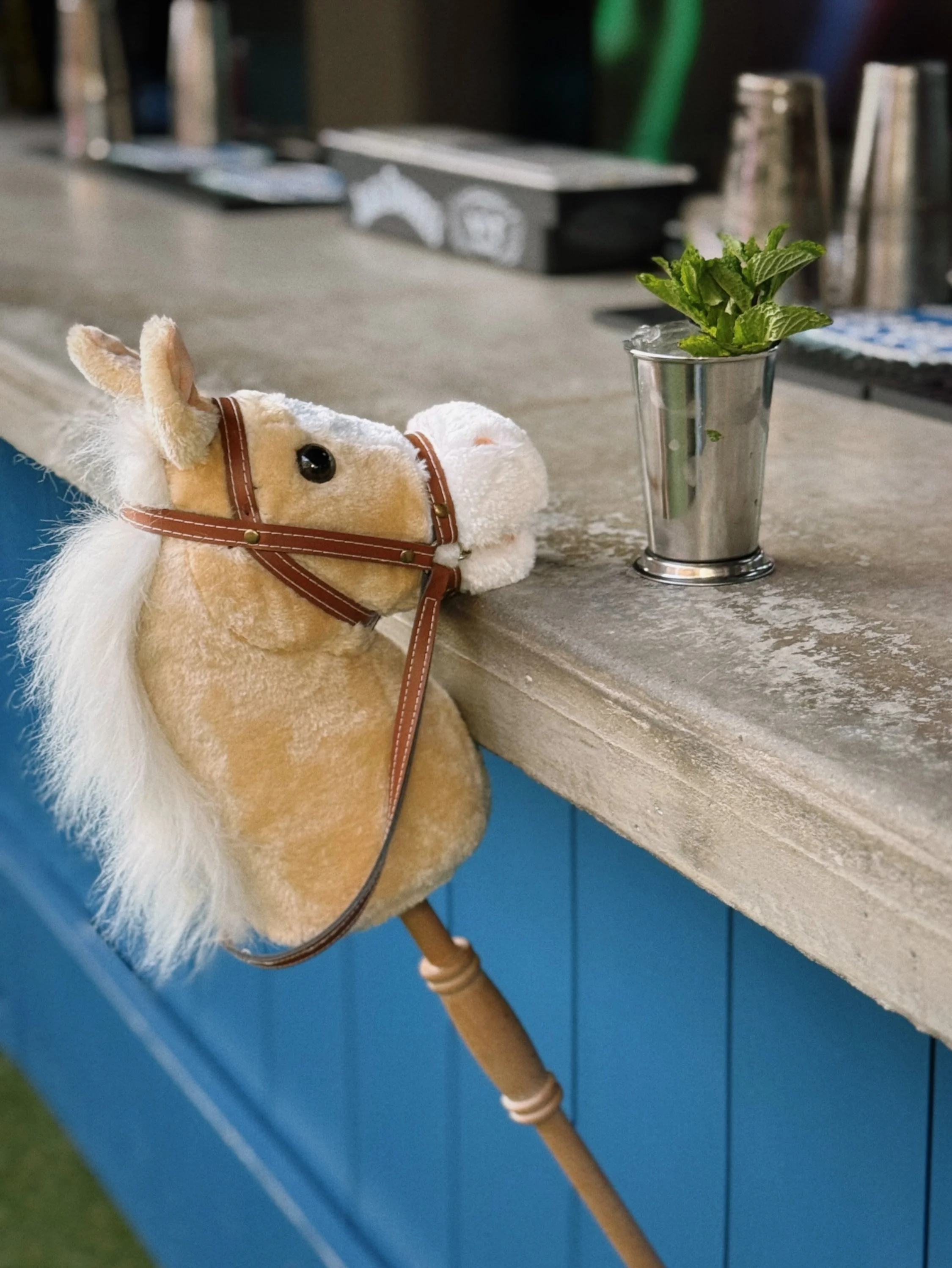 And they&rsquo;re off 🏇 We&rsquo;re pouring up Mint Juleps and @bulleitwhiskey specials for Derby Day! Watch the race on the BIG screen and win $100 Gift Cards in our Fancy Hat Contest + Stick Horse Derby! Contests start at 3PM 🌹