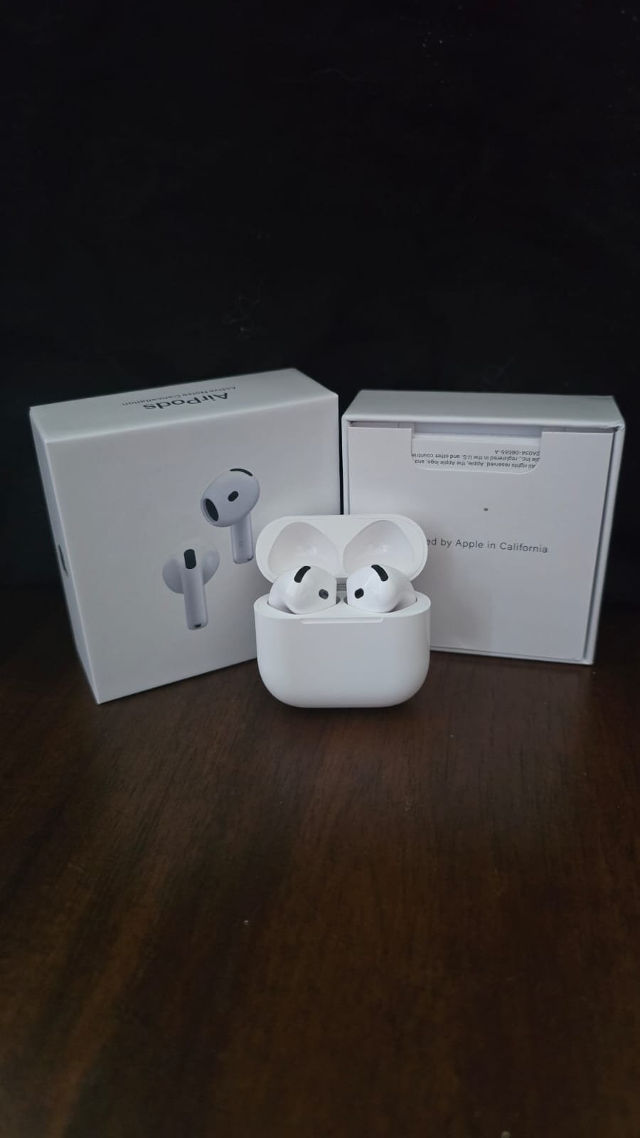 Airpods 4 Open Box 4.jpg
