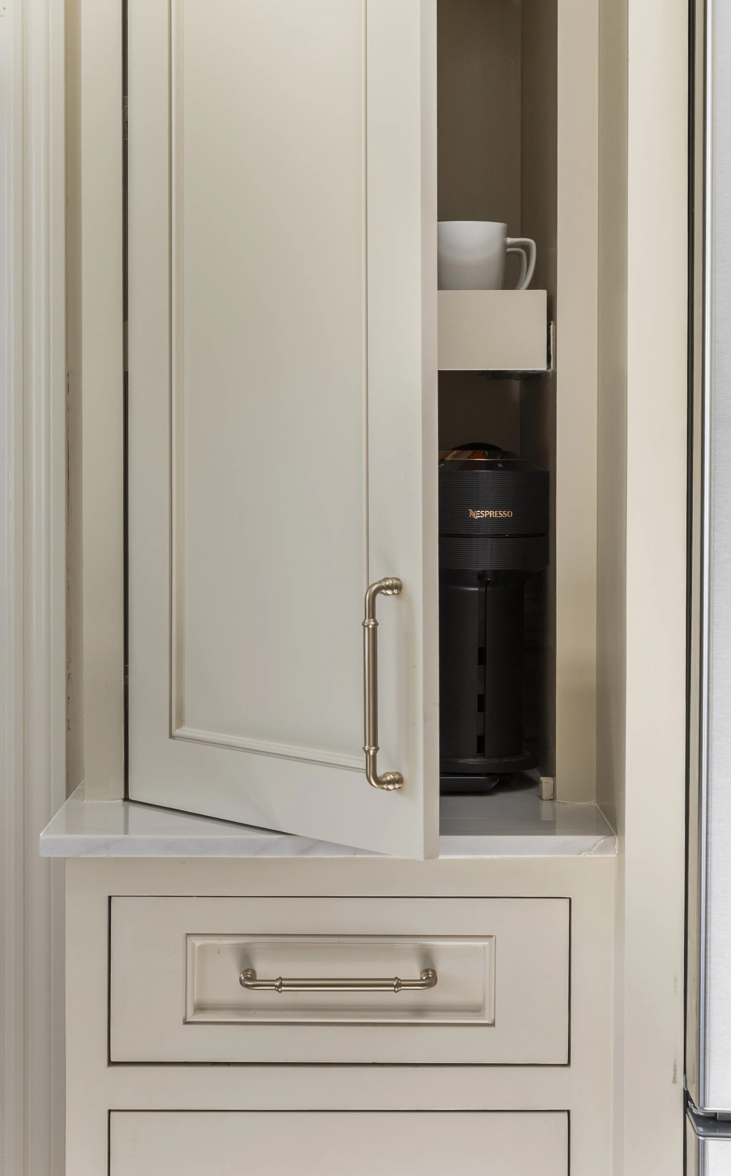 Houston designer Paula Dixon Design integrates coffee bar into design. 