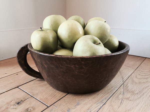 ANTIQUE WOODEN VESSEL WITH AGED HANDLE