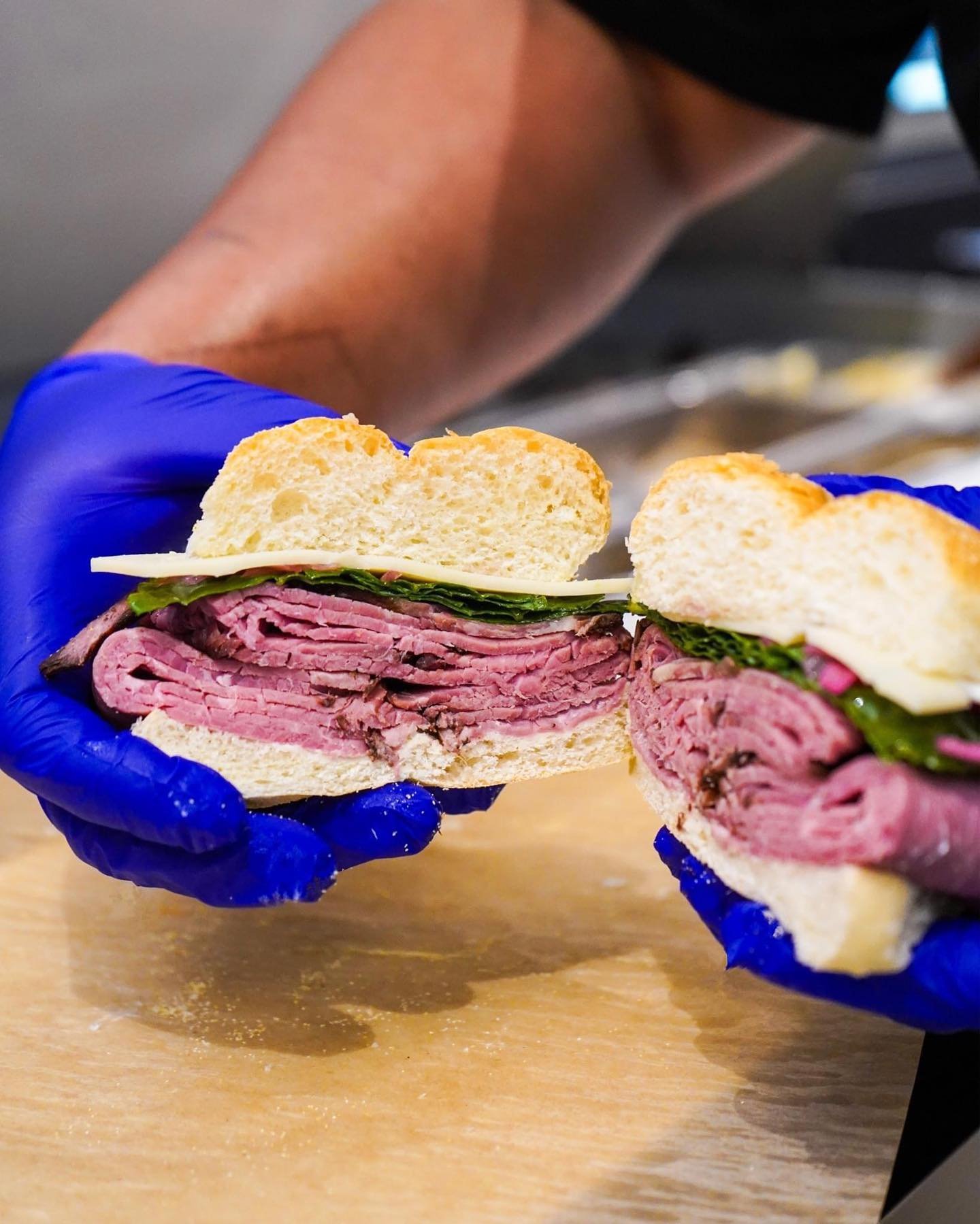 Our sandwiches are made-to-order fresh for your lunch break. Join us weekdays from 11am-2pm and try our Roast Beef sandwich!

#onrye #onryedeli #milwaukee #mkeeats #mkefoodies #mkelunchbreak