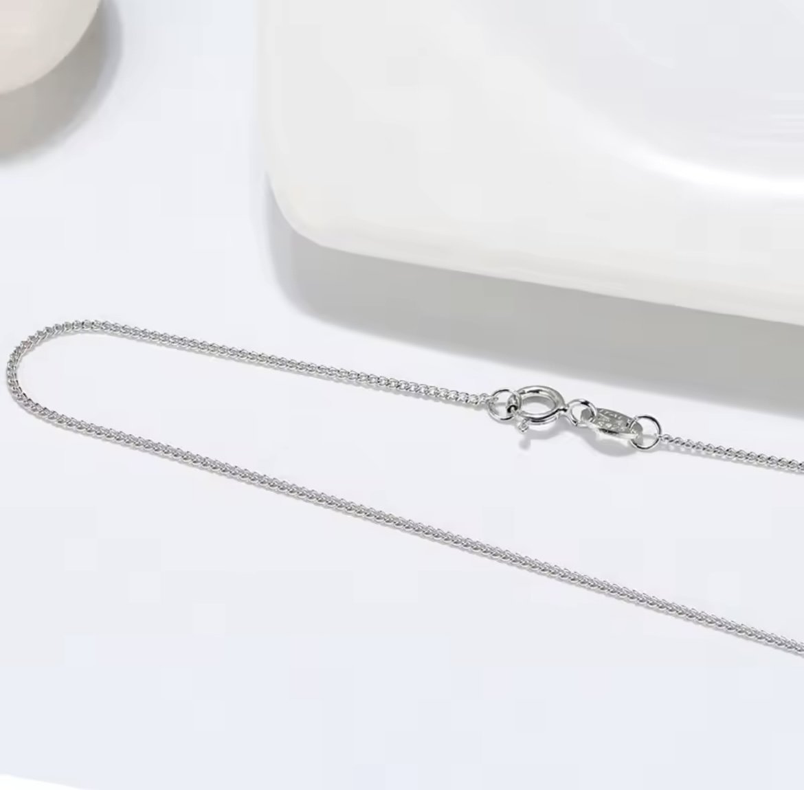 silver chocker necklece lock.jpeg