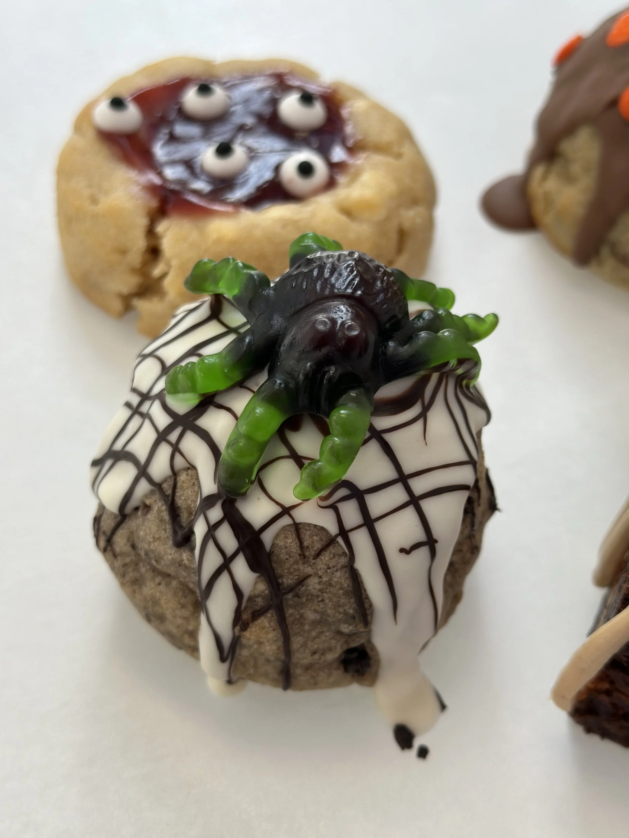 Spider cookie: masa de oreo rellena de crema cookies & cream