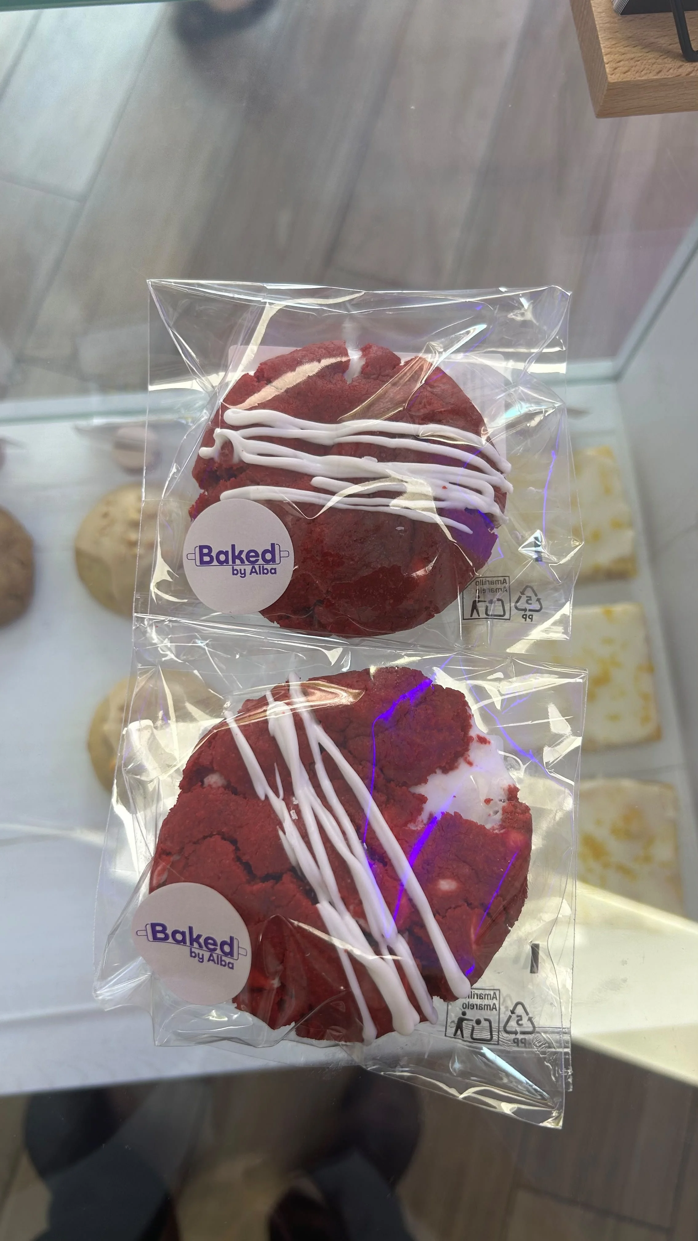 SIN GLUTEN | Red velvet white choco cookie