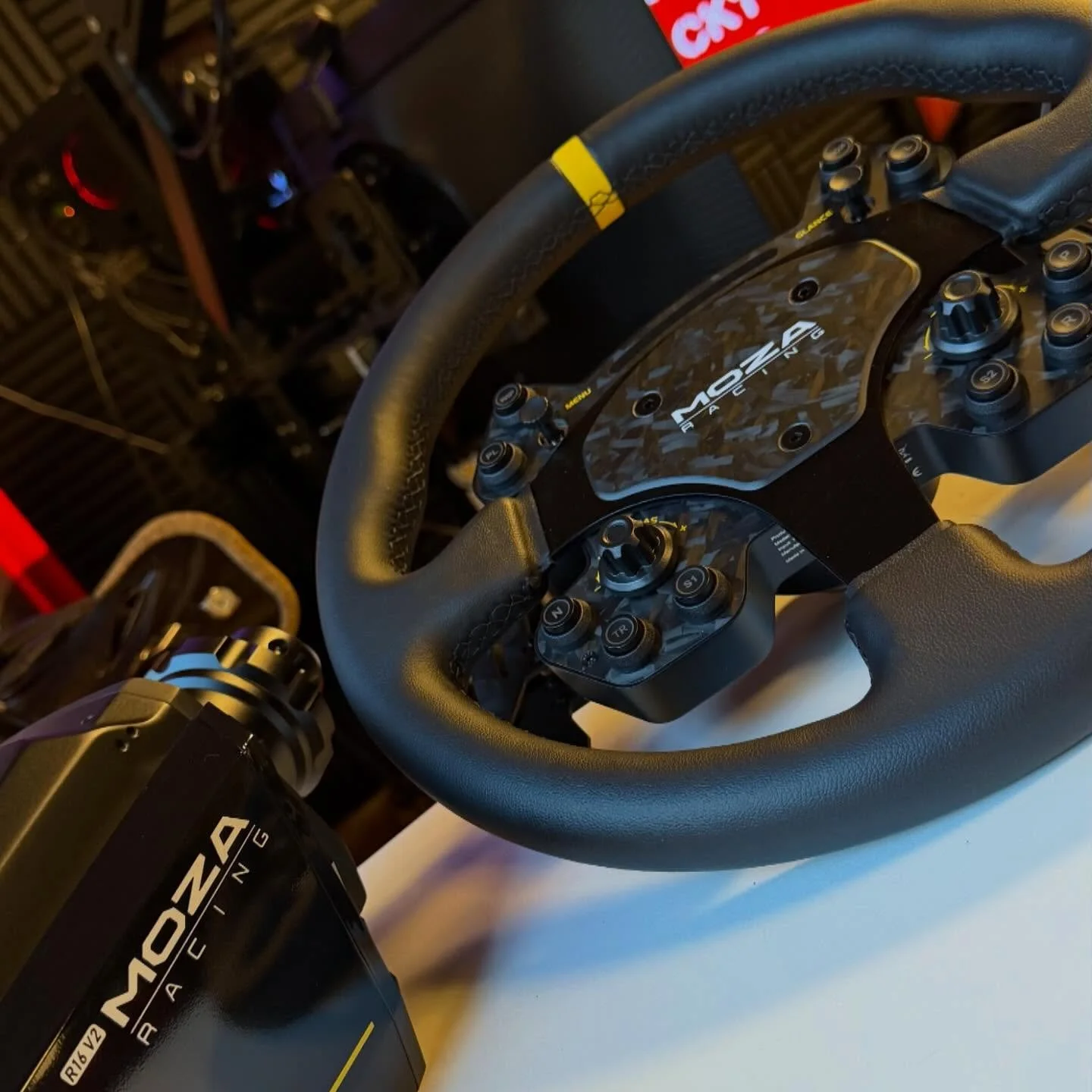 @moza_racing_official R16 Direct Drive &amp; the RS v2 Steering wheel on deck. The gloss finish and carbon is a nice touch, the amount of ports on the back of the DD are really nice too! Can&rsquo;t wait to get this fired up and seeing how it compare