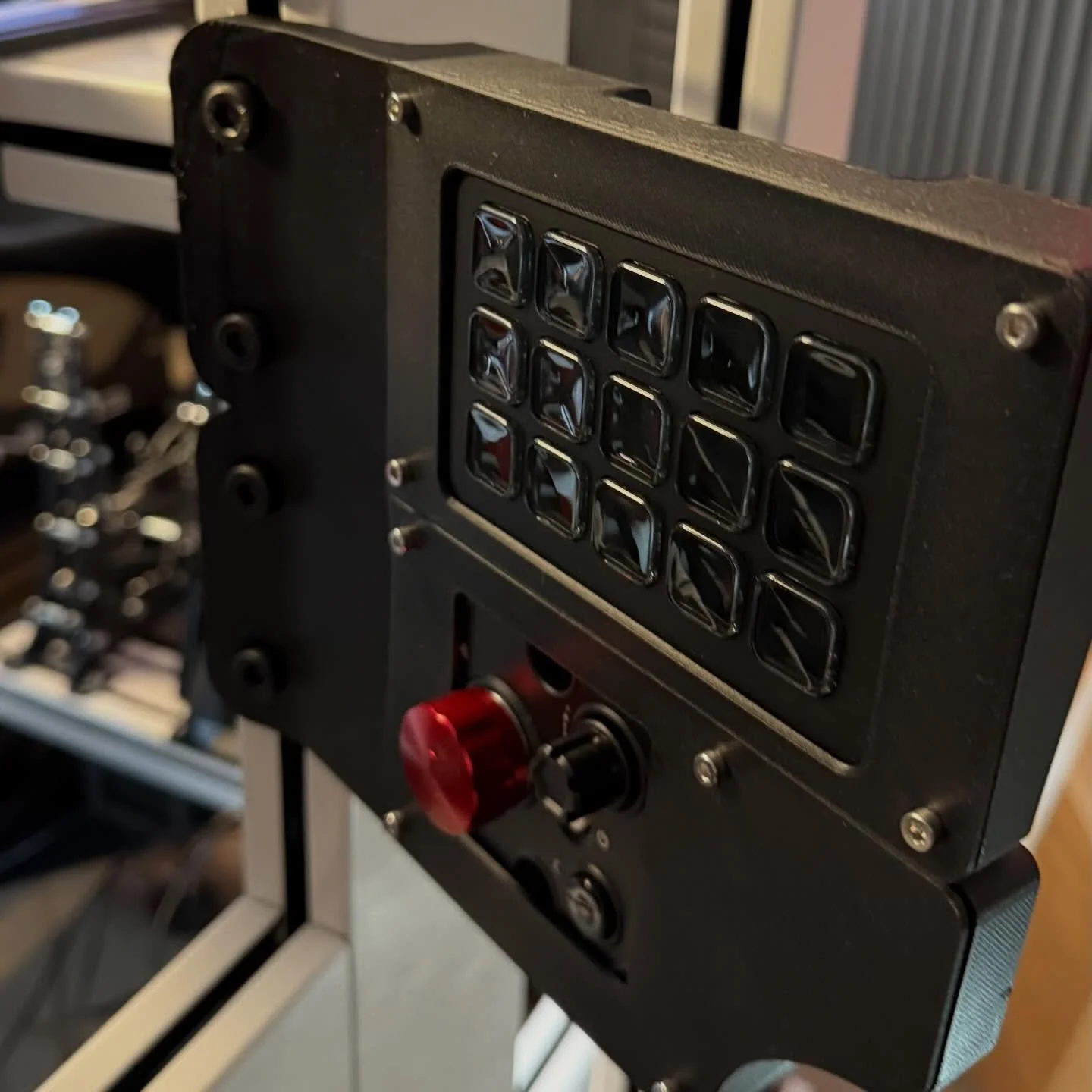 ⚪️ White Racing Simulator details - all of our simulators come equipped with @elgato stream decks to easily access programs but also act as a consistent button box. Our in house engineered and manufactured mounts make it all accessible, such as the n