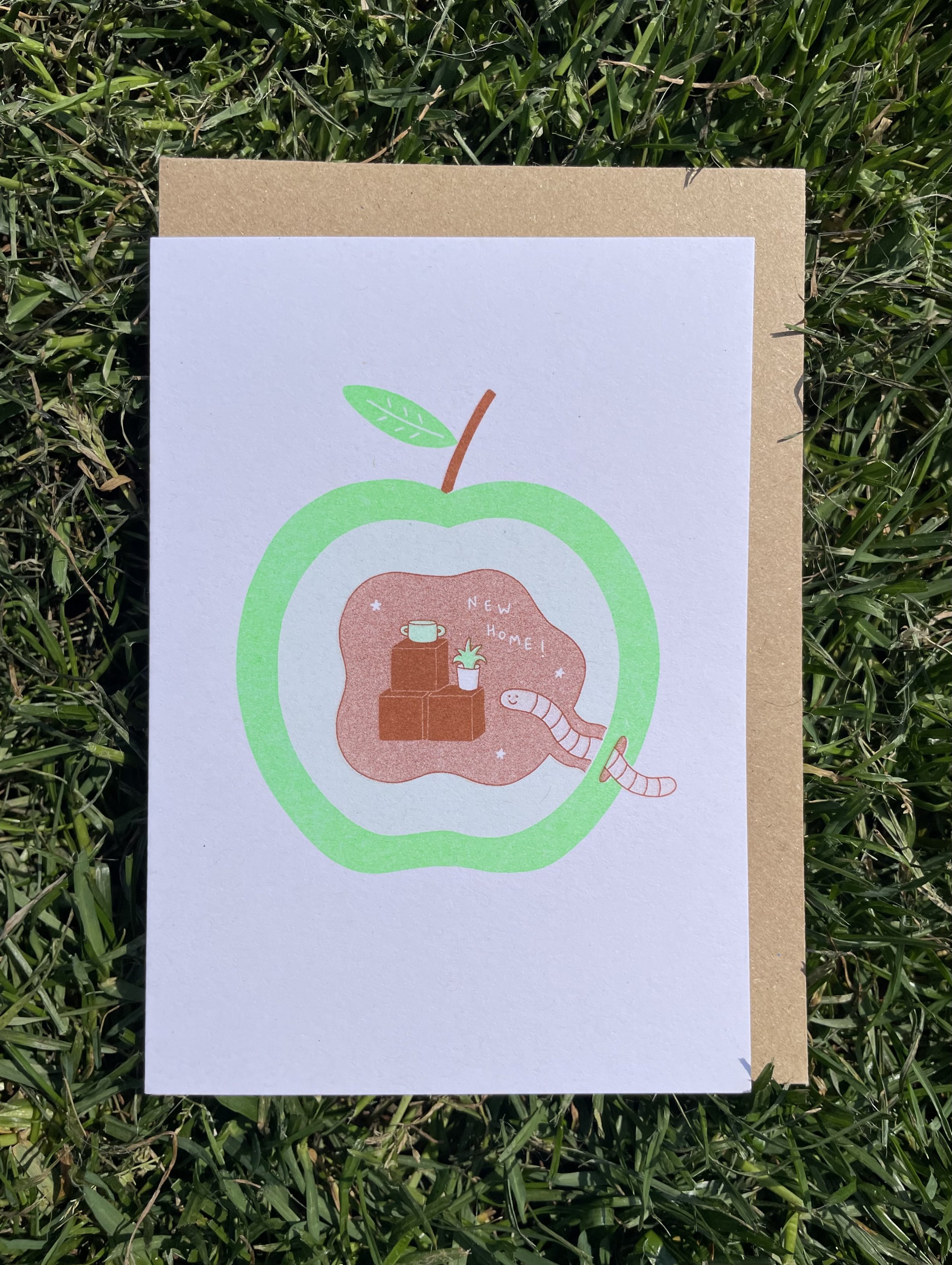 Riso printed greeting cards 🍏
New home worm