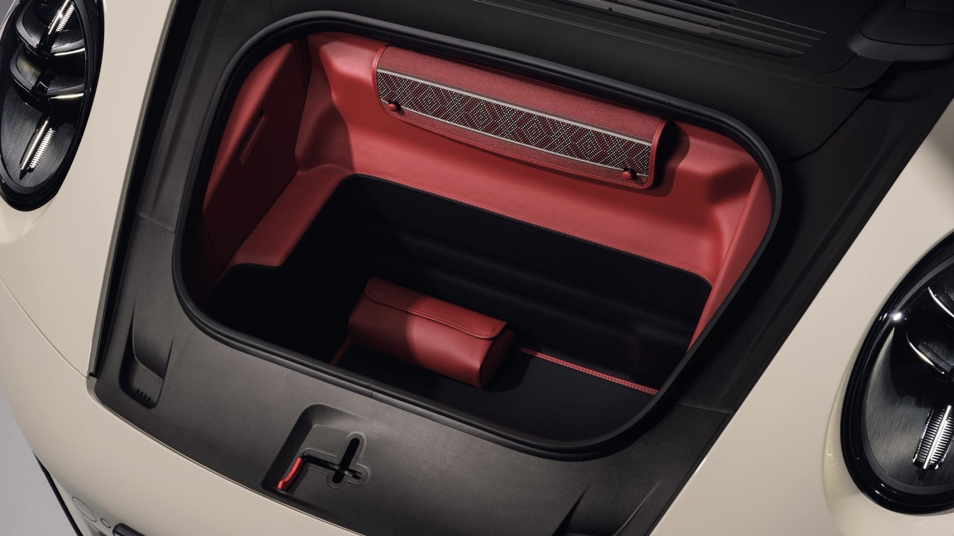 Porsche 911 Turbo S Sadu Edition Kofferraum