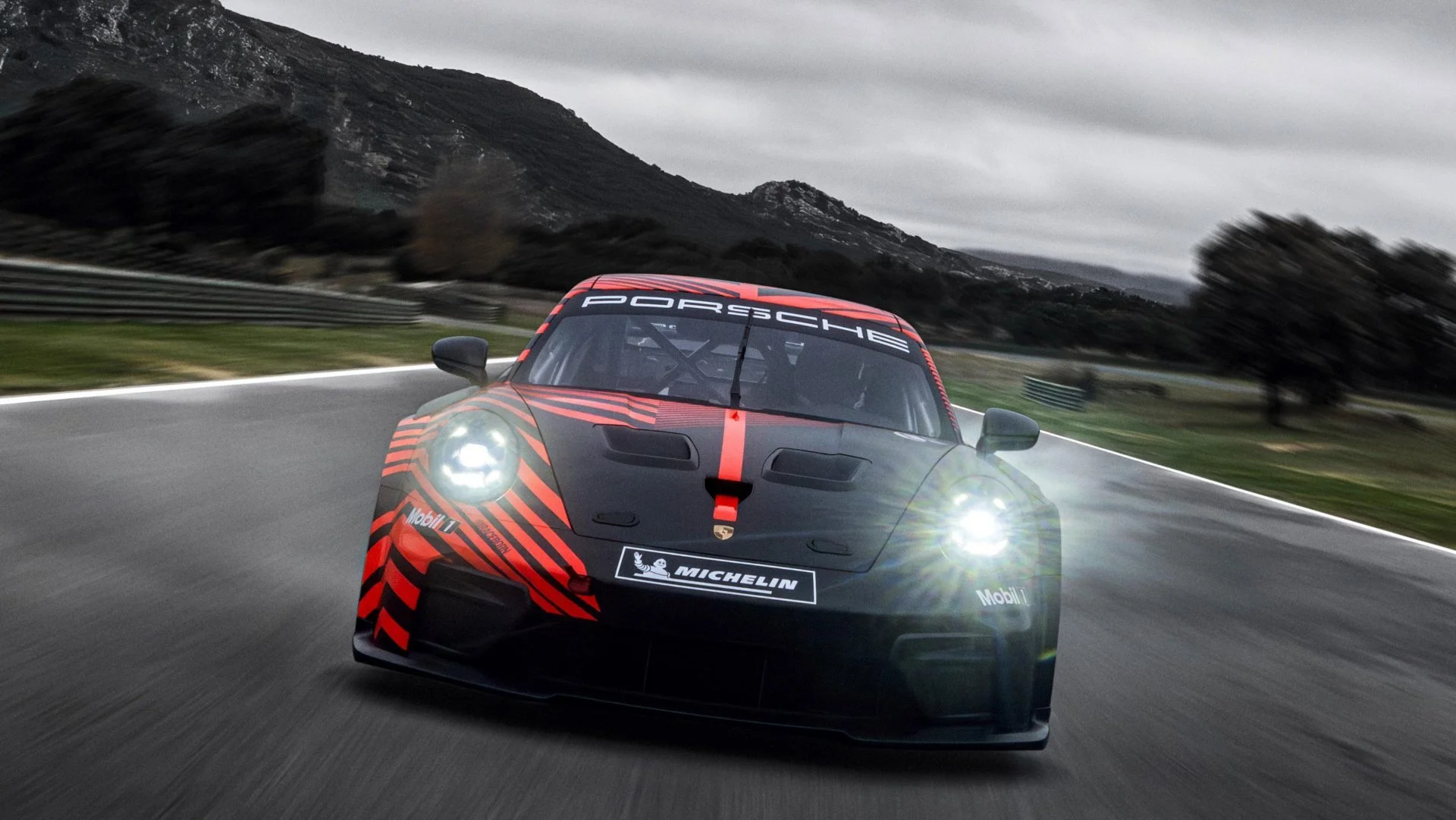Porsche 911 GT4 R Front