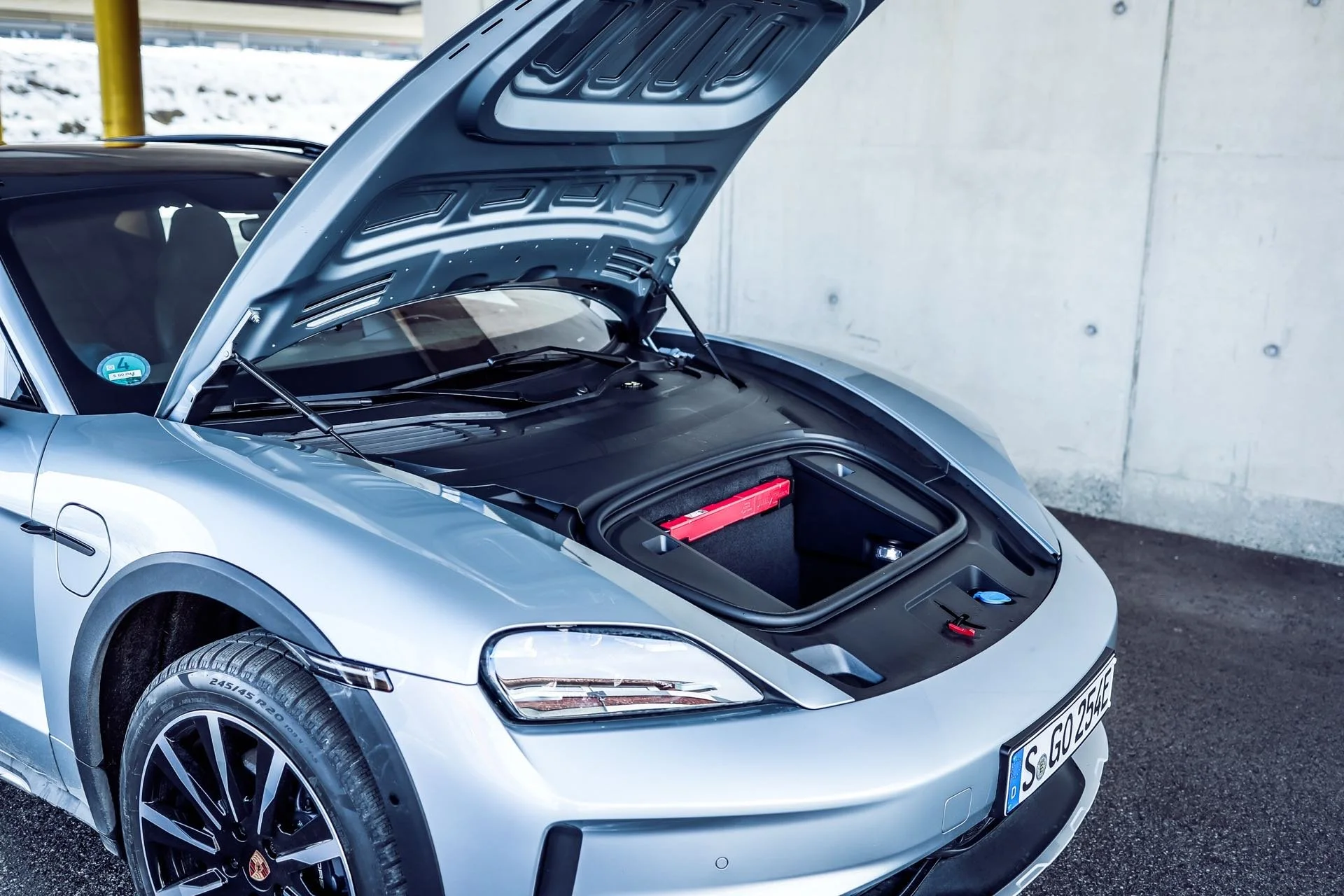 Test Porsche Taycan 4 Cross Turismo Kofferraum vorn