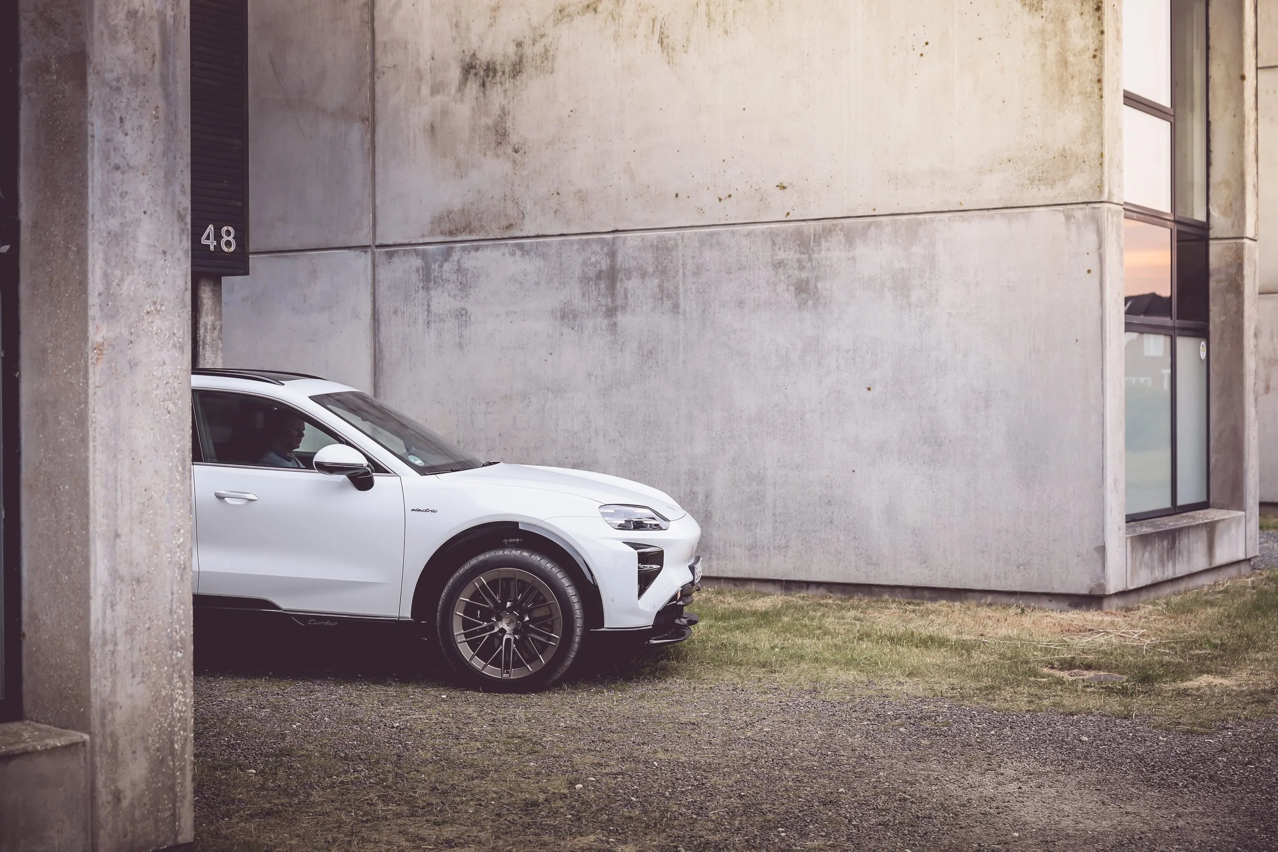 Porsche Cayenne Turbo Electric Test