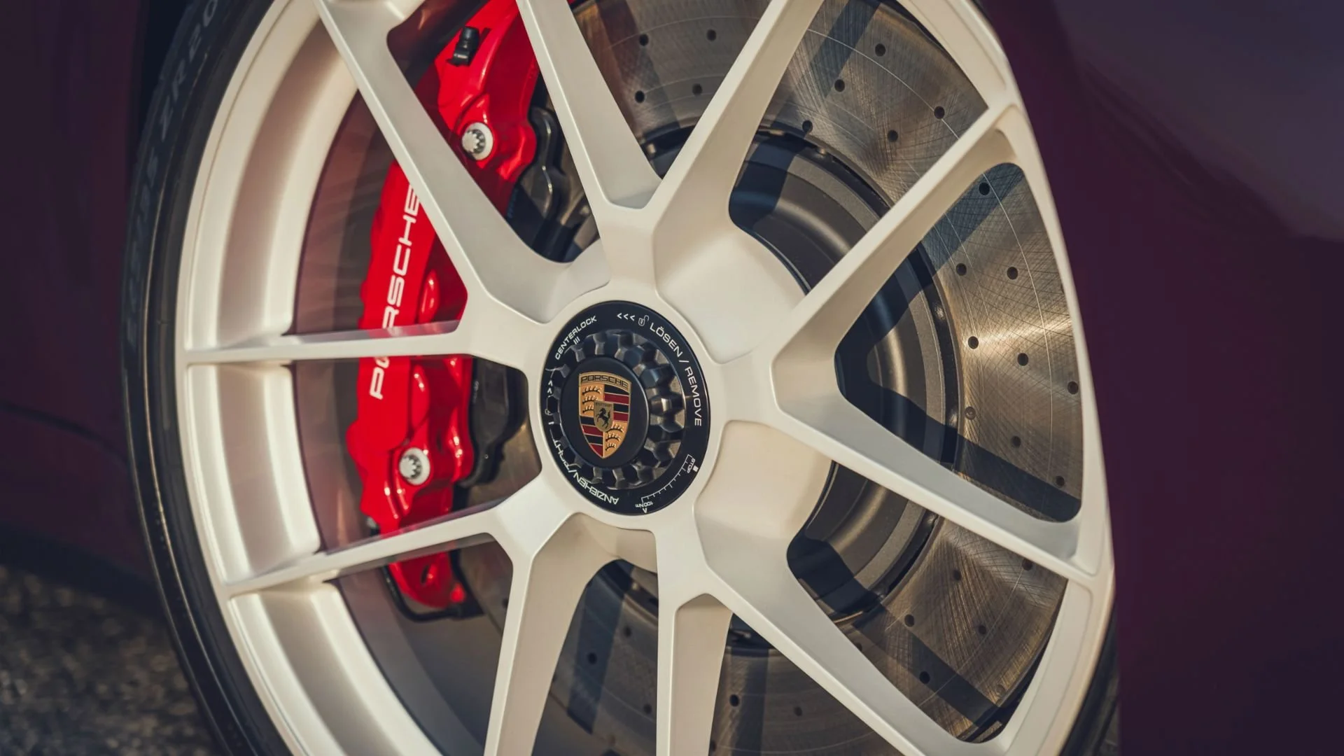Porsche_911_CARRERA_S_handschalter-rad.jpg