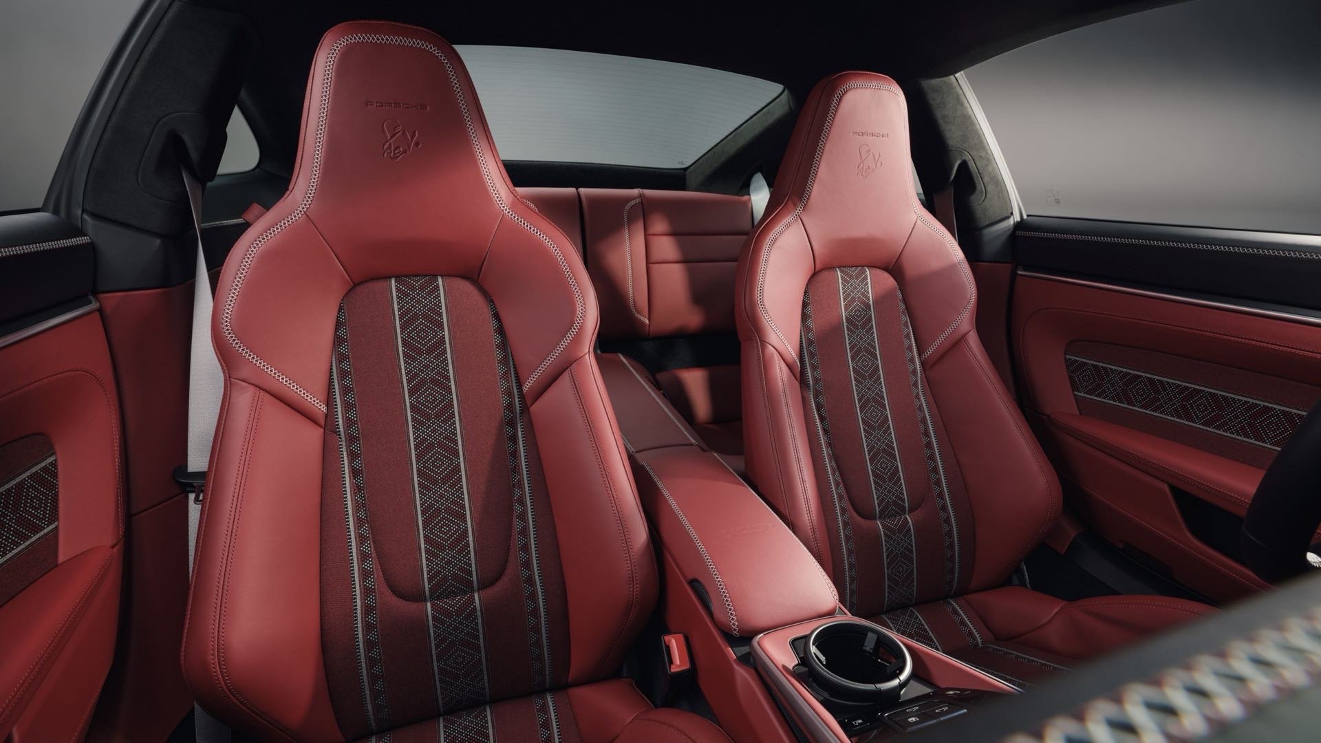 Porsche 911 Turbo S Sadu Edition Sitze