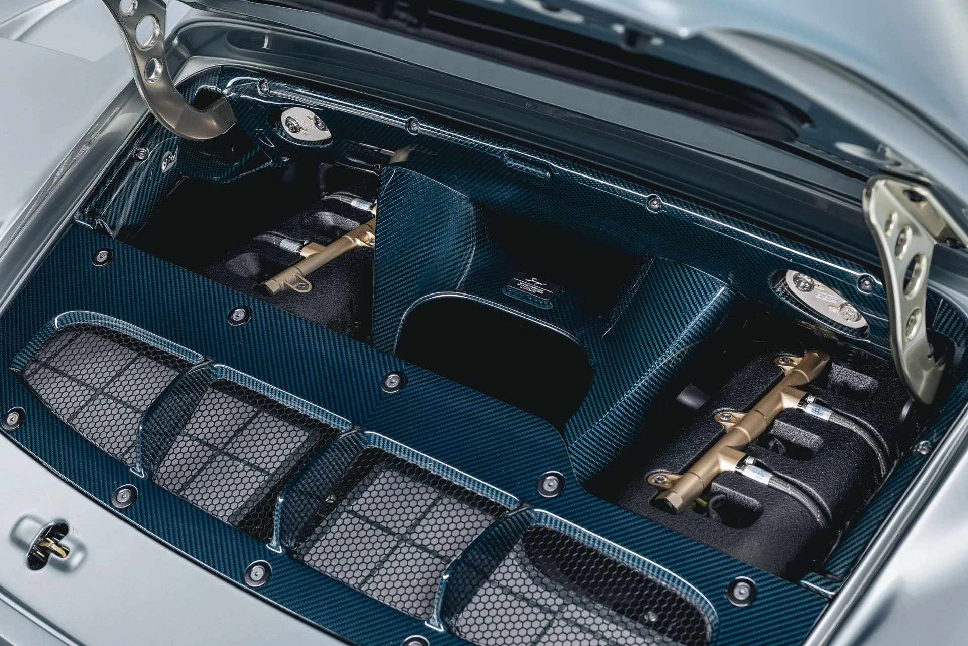 Porsche 911 Reimagined by Singer DLS Turbo Motor