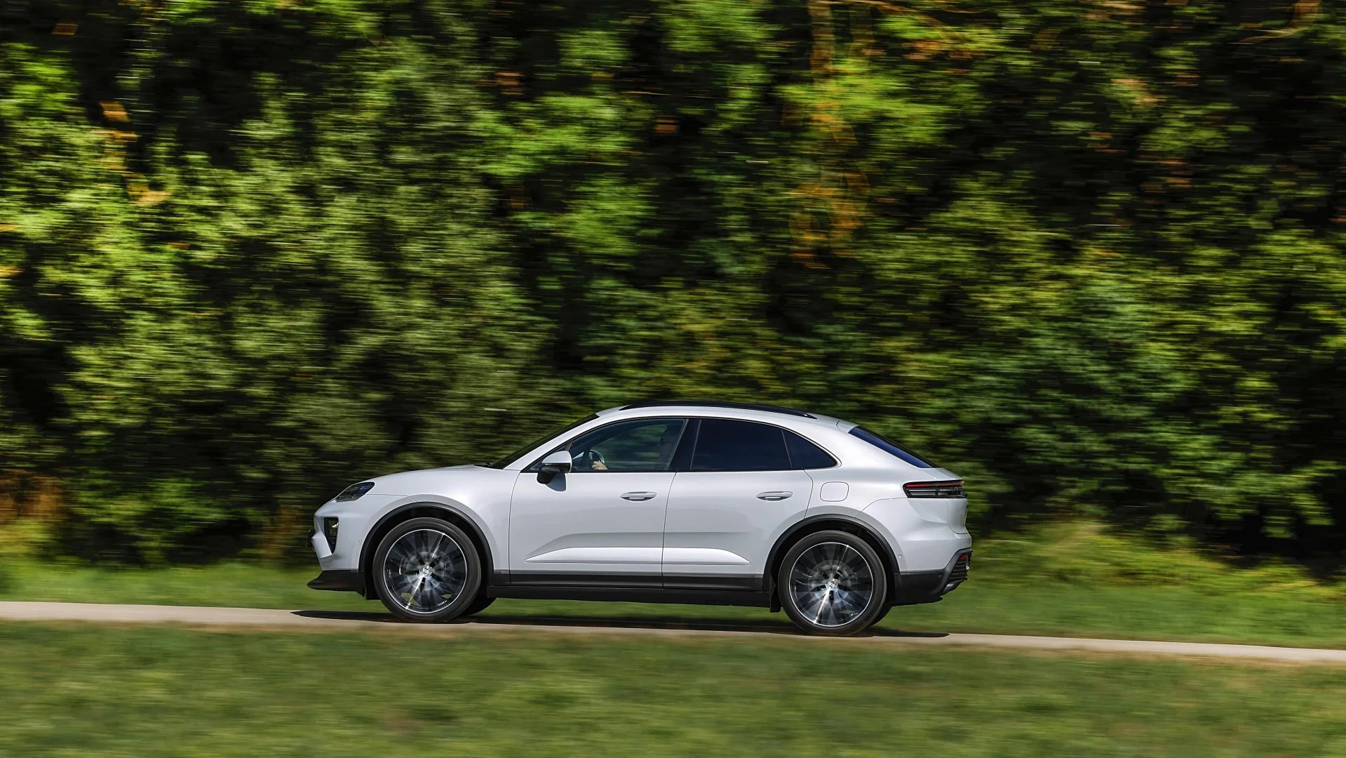 Porsche Macan mit Business-Paket Seite