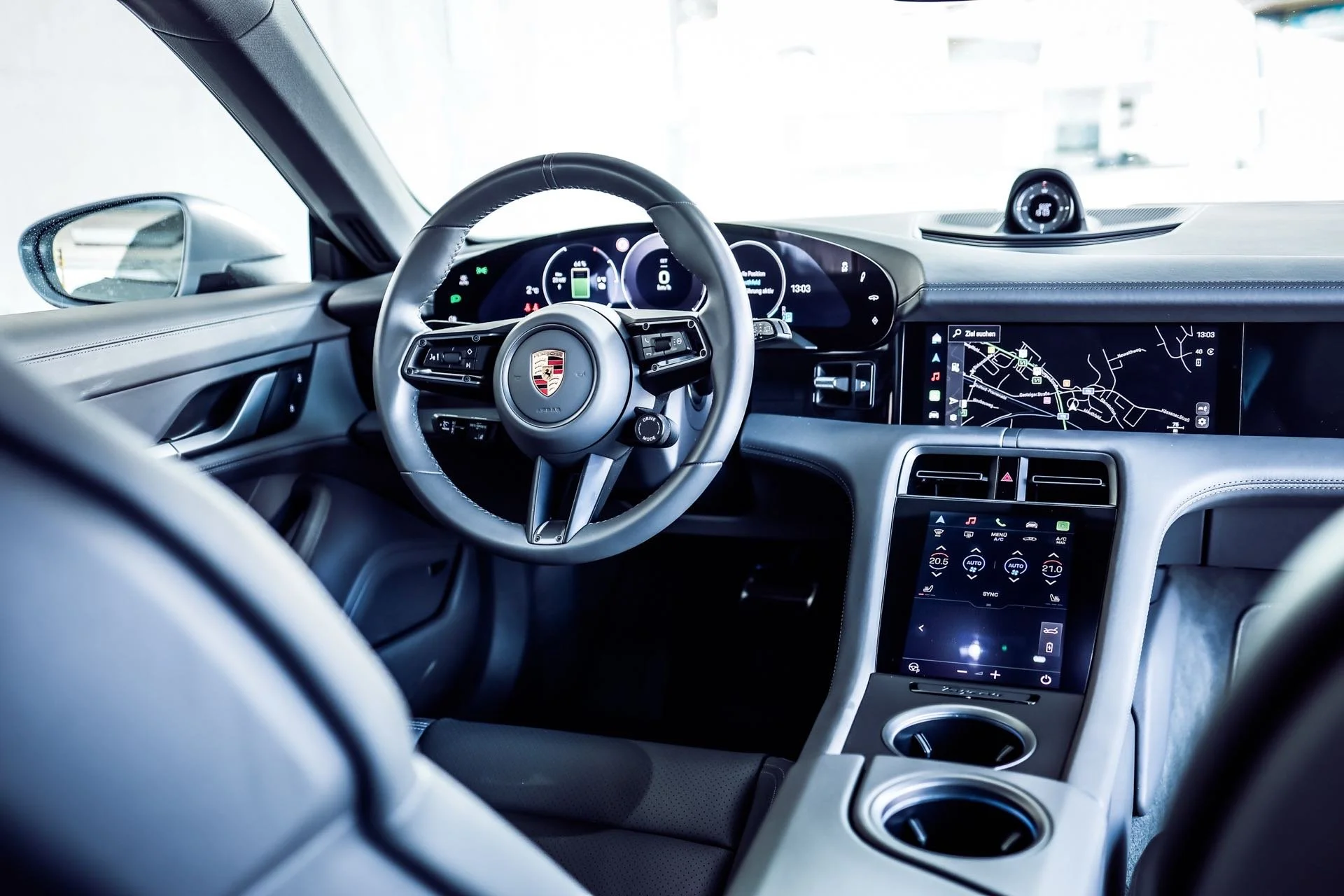 Test Porsche Taycan 4 Cross Turismo Innen