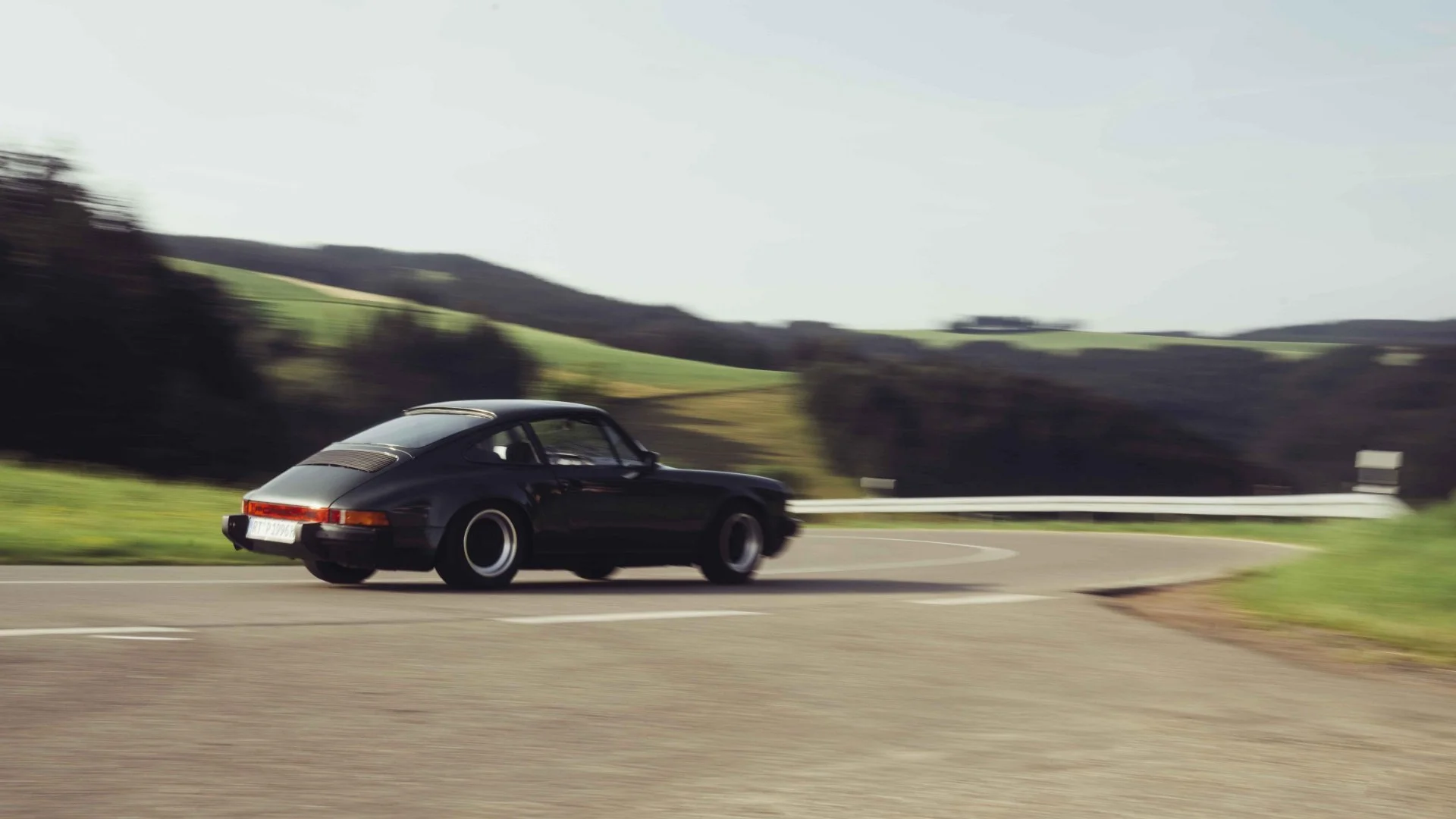 Porsche 911 Querschnittsgelähmt David Horvath unterwegs