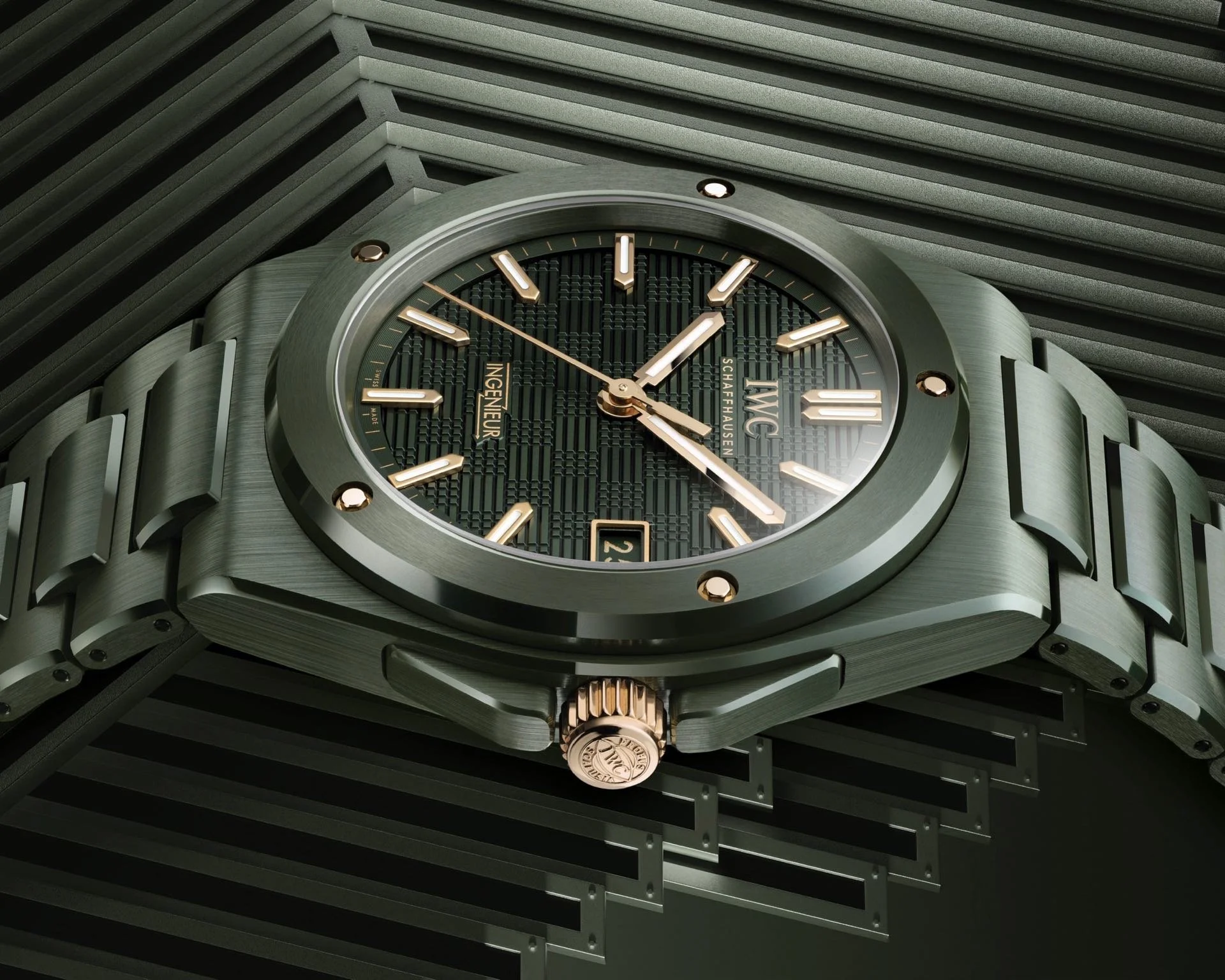 Neue IWC Ingenieur: Grüne Keramik und Gold